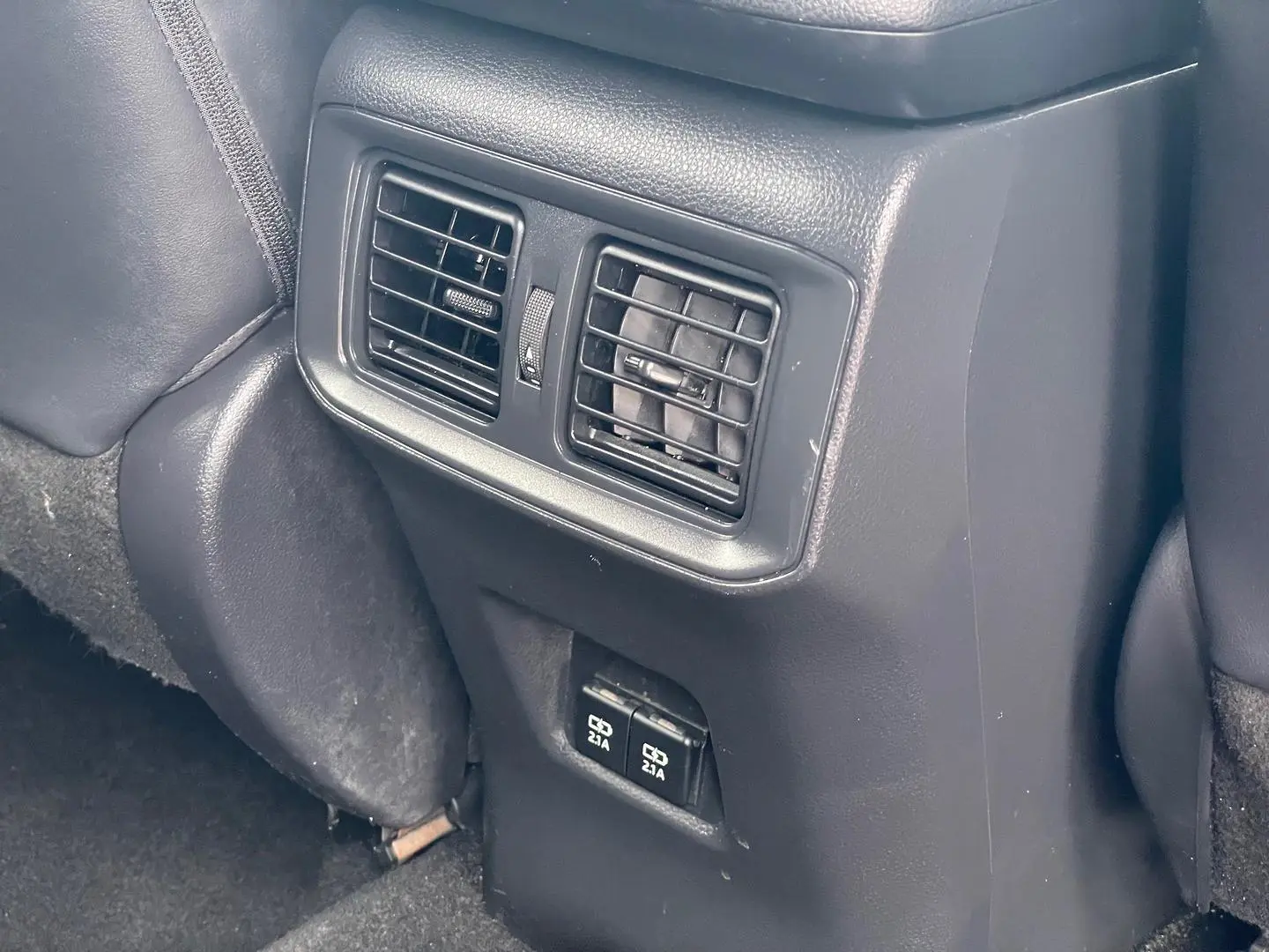 2019 Toyota RAV4 Gallery Image 13