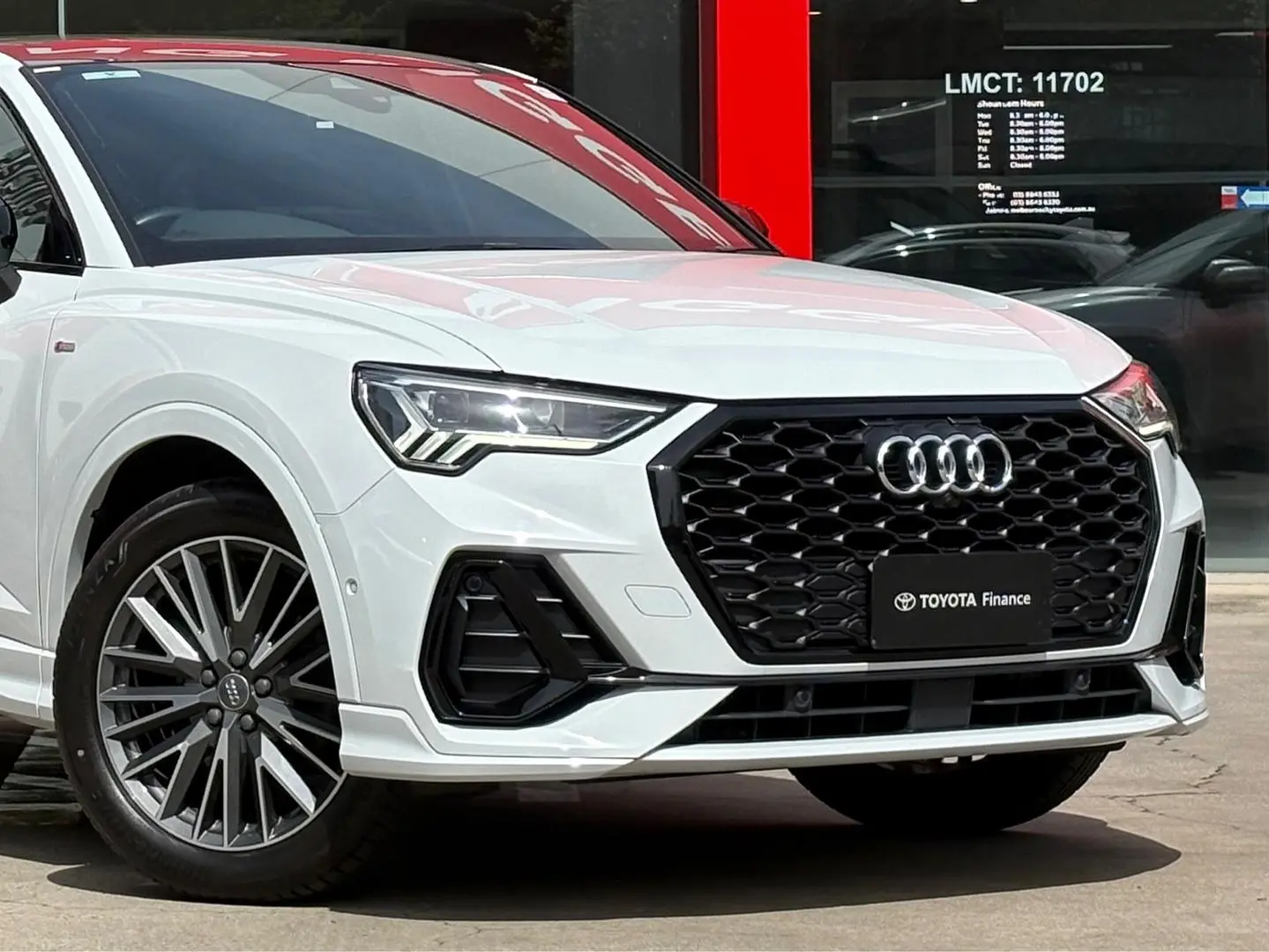 2020 Audi Q3 Gallery Image 4