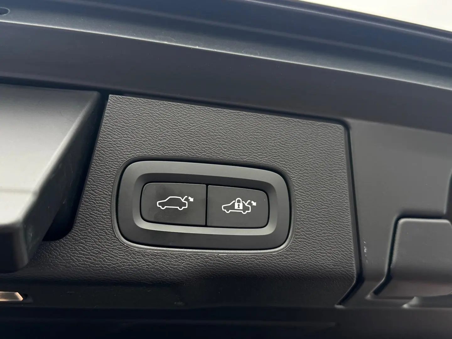 2022 Volvo XC60 Gallery Image 33