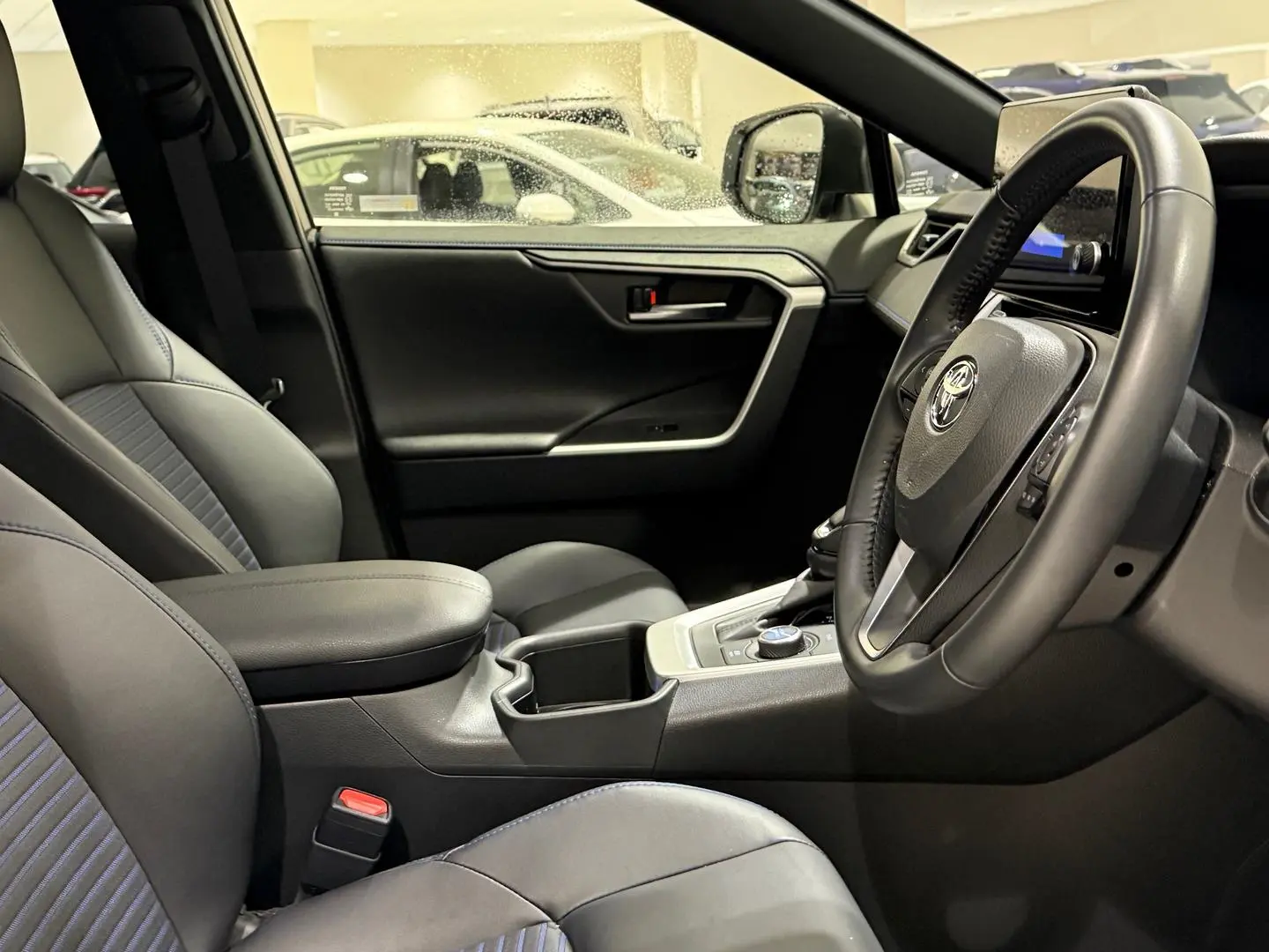 2024 Toyota RAV4 Gallery Image 12