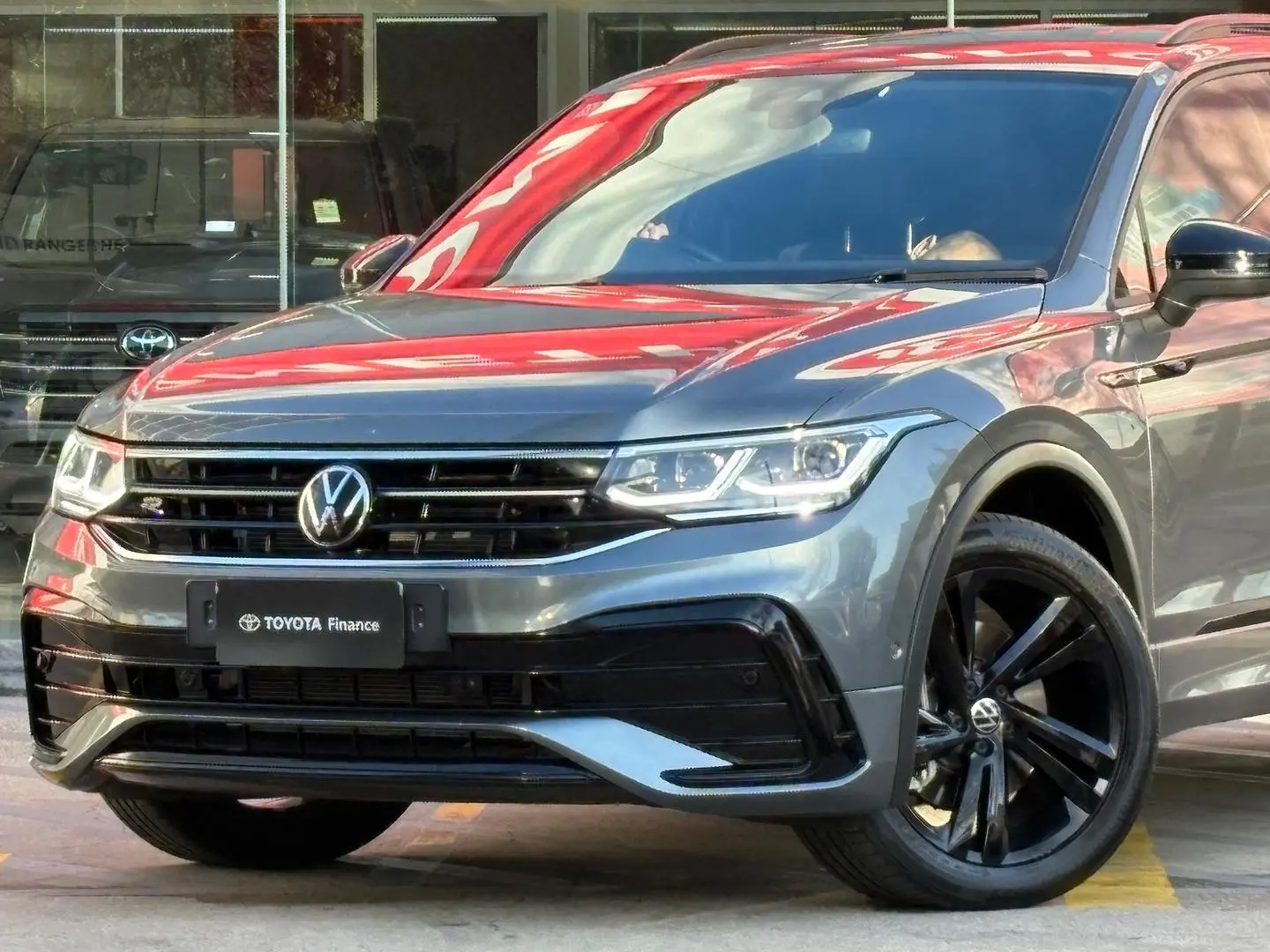 2023 Volkswagen Tiguan Gallery Image 6