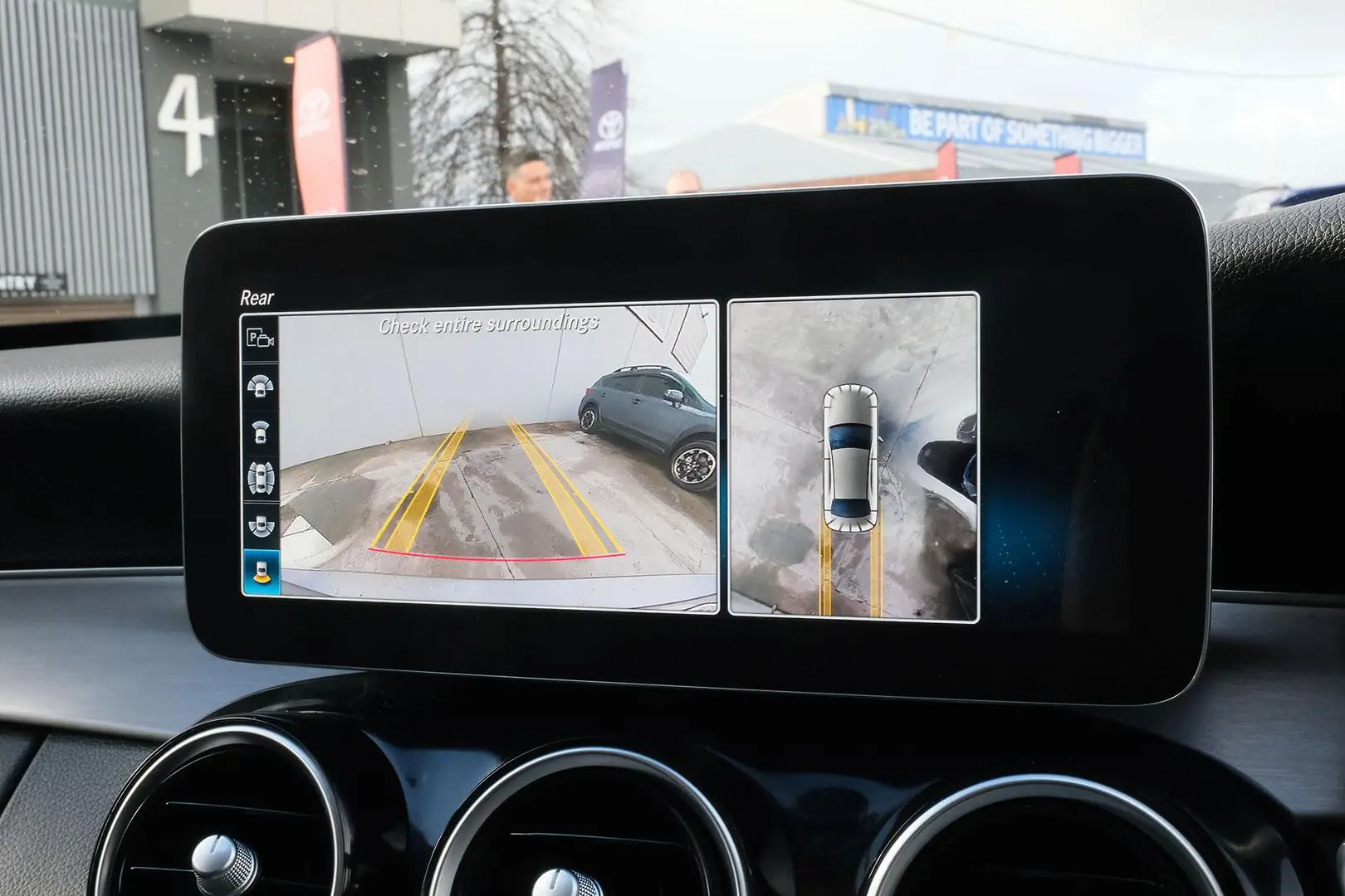 2021 Mercedes-Benz C-Class Gallery Image 10