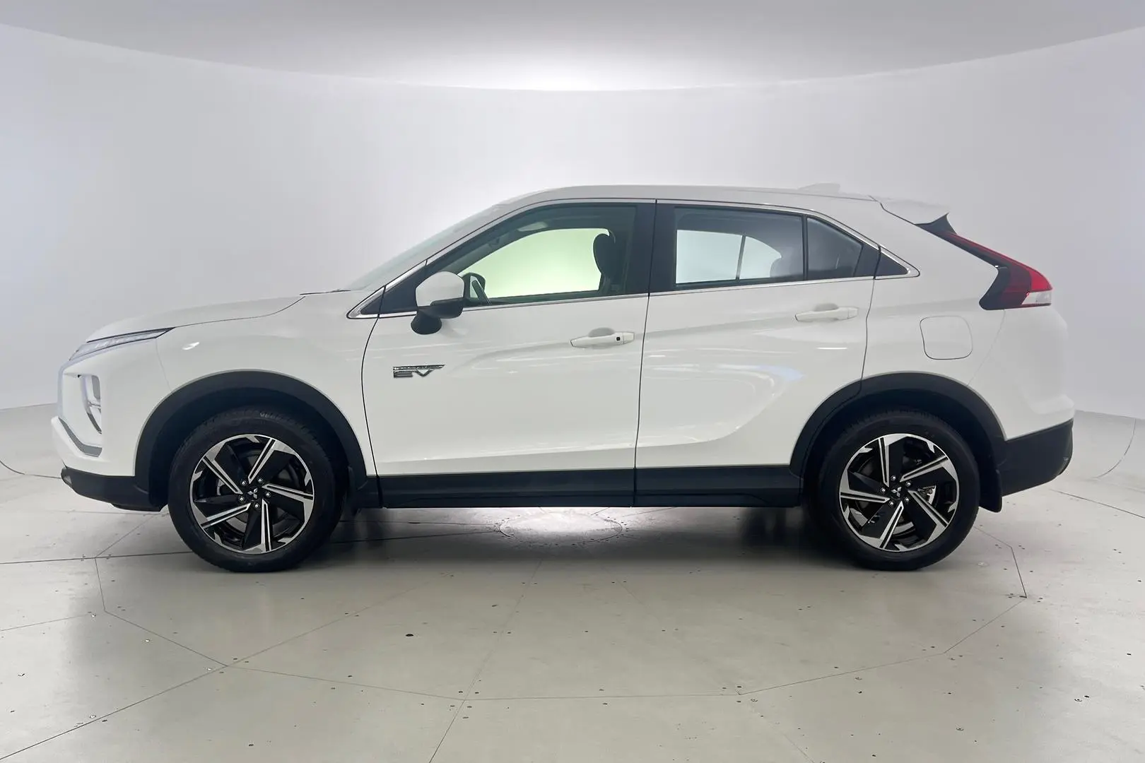 2023 Mitsubishi Eclipse Cross Gallery Image 7