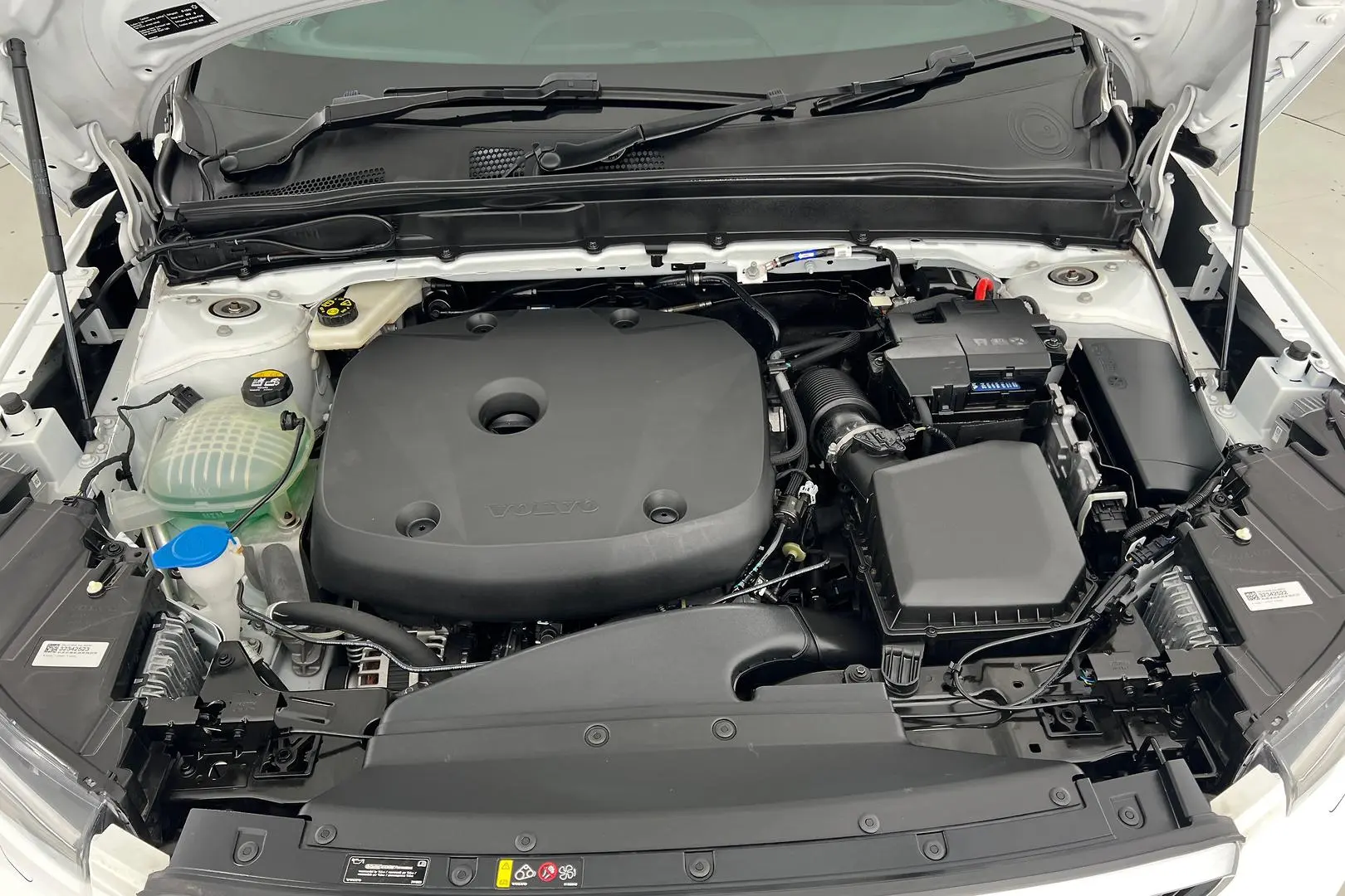 2022 Volvo XC40 Gallery Image 22