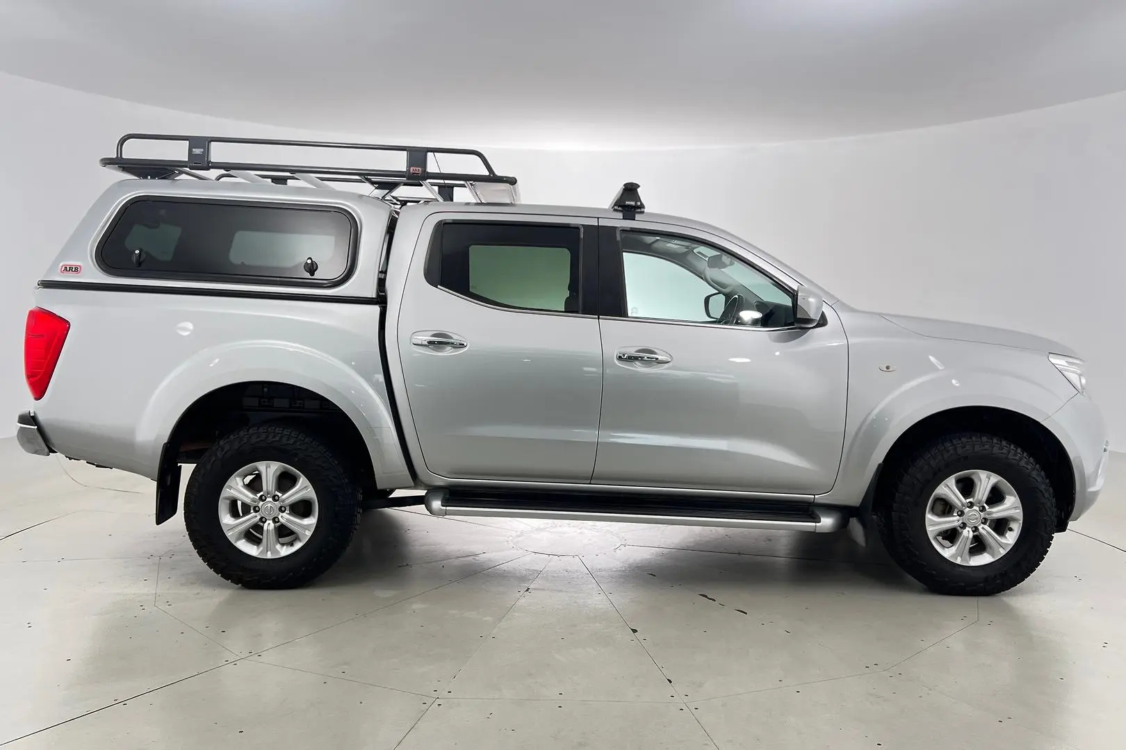 2017 Nissan Navara Gallery Image 3