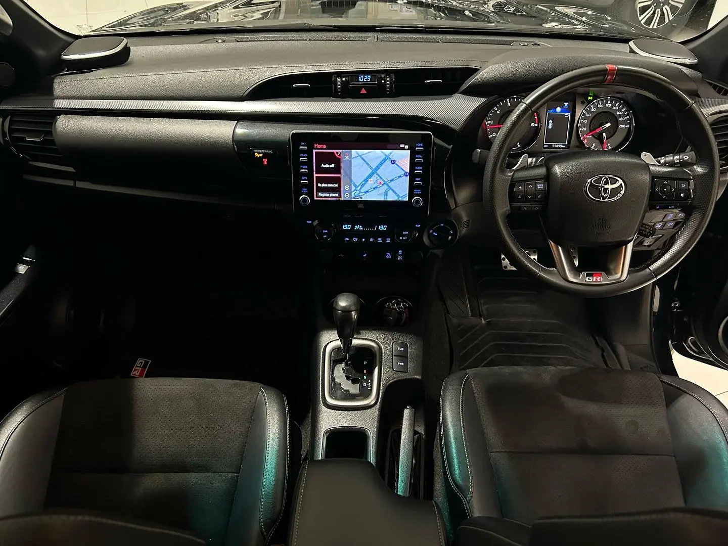 2024 Toyota Hilux Gallery Image 14