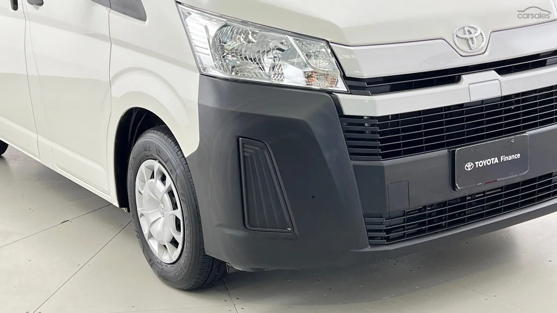 2020 Toyota Hiace Image 3