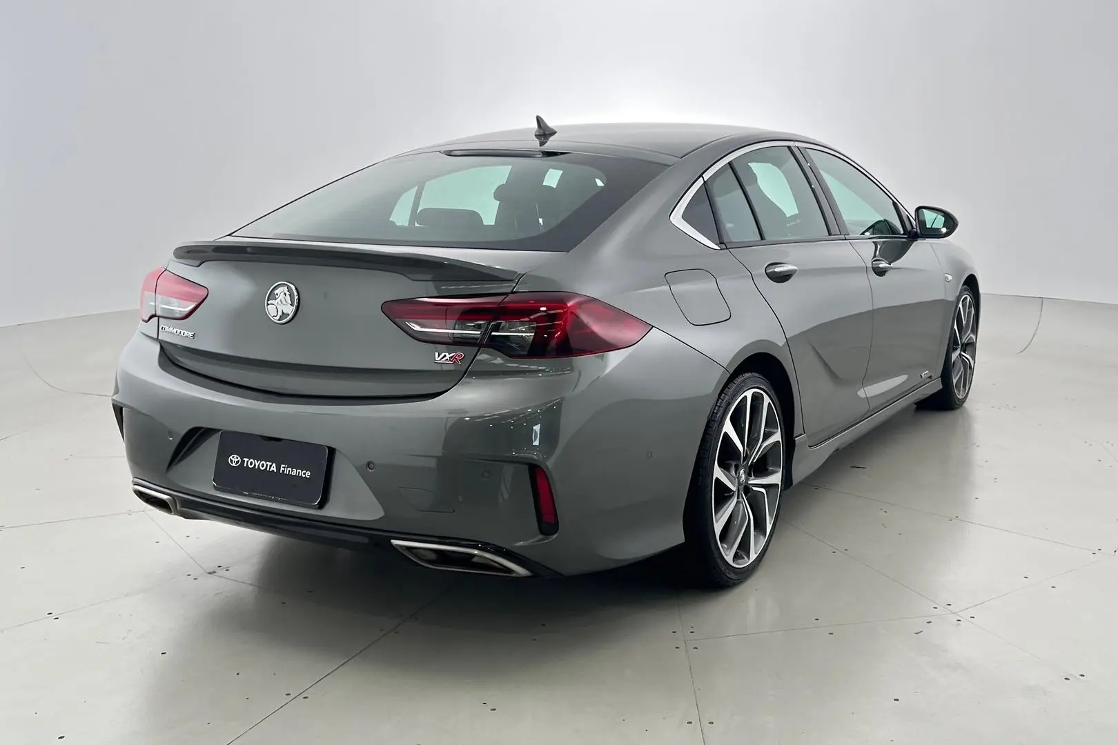 2018 Holden Commodore Gallery Image 4