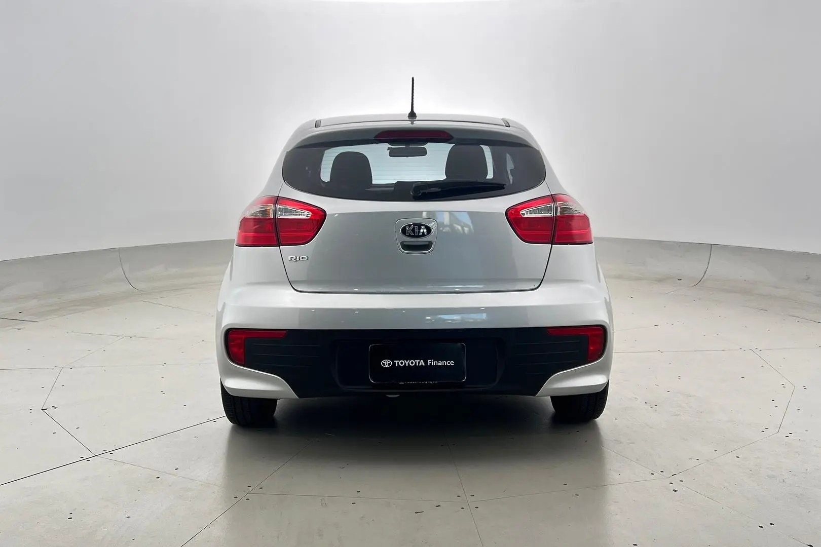 2016 Kia Rio Gallery Image 6