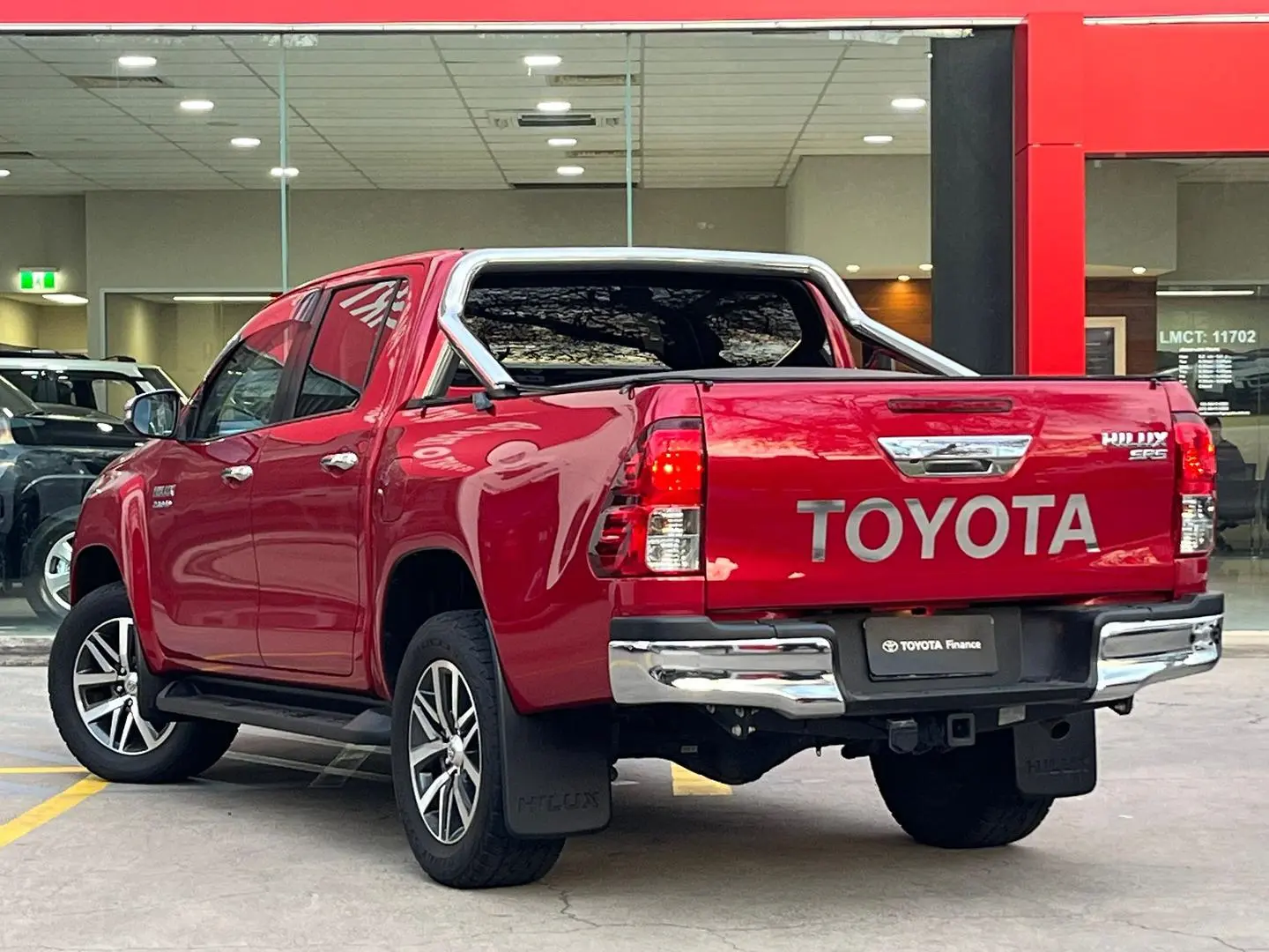 2016 Toyota Hilux Gallery Image 6