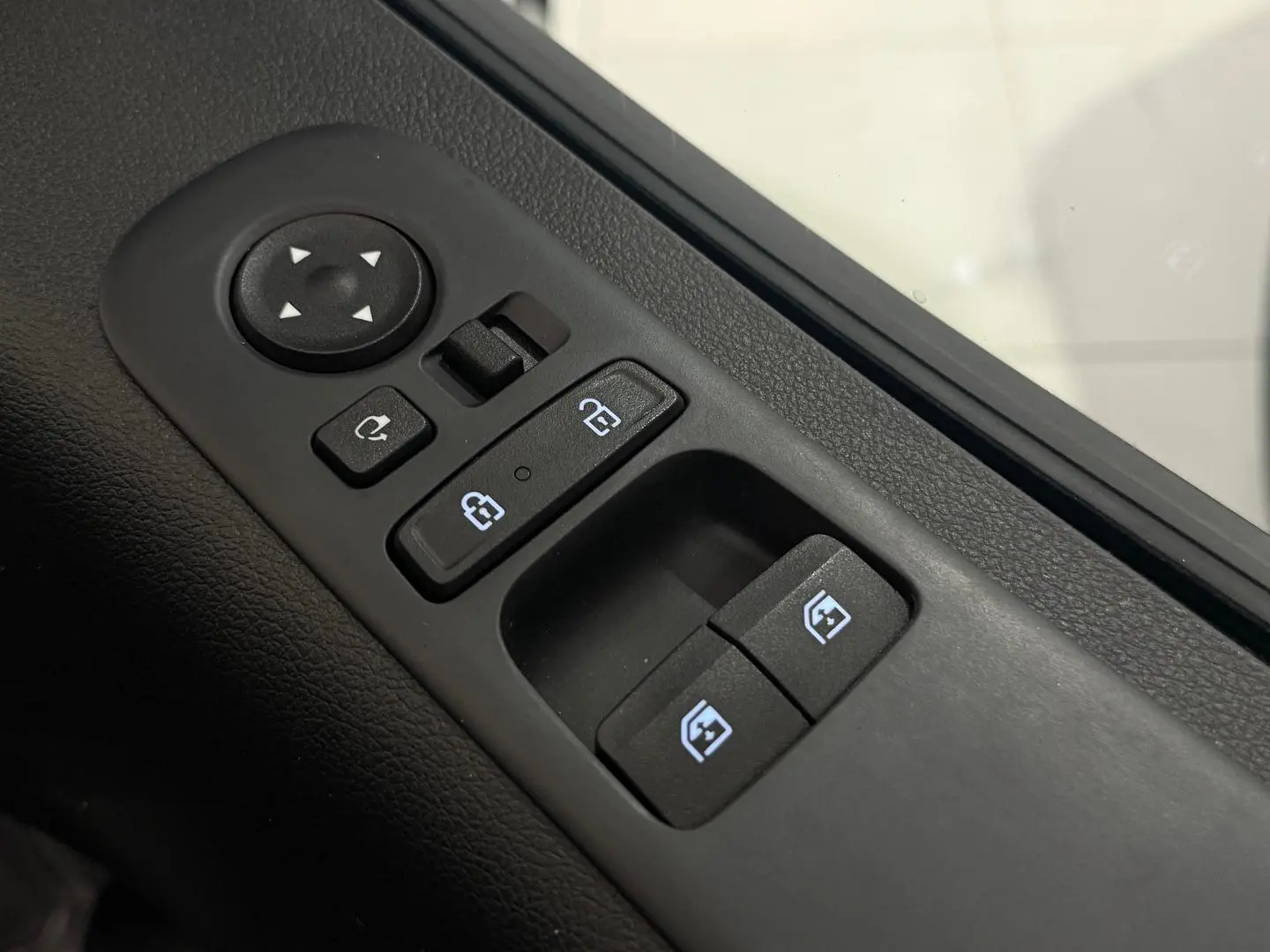 2023 Hyundai STARIA LOAD Gallery Image 15