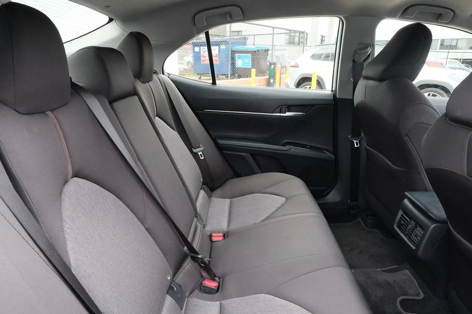 2019 Toyota Camry Gallery Image 11