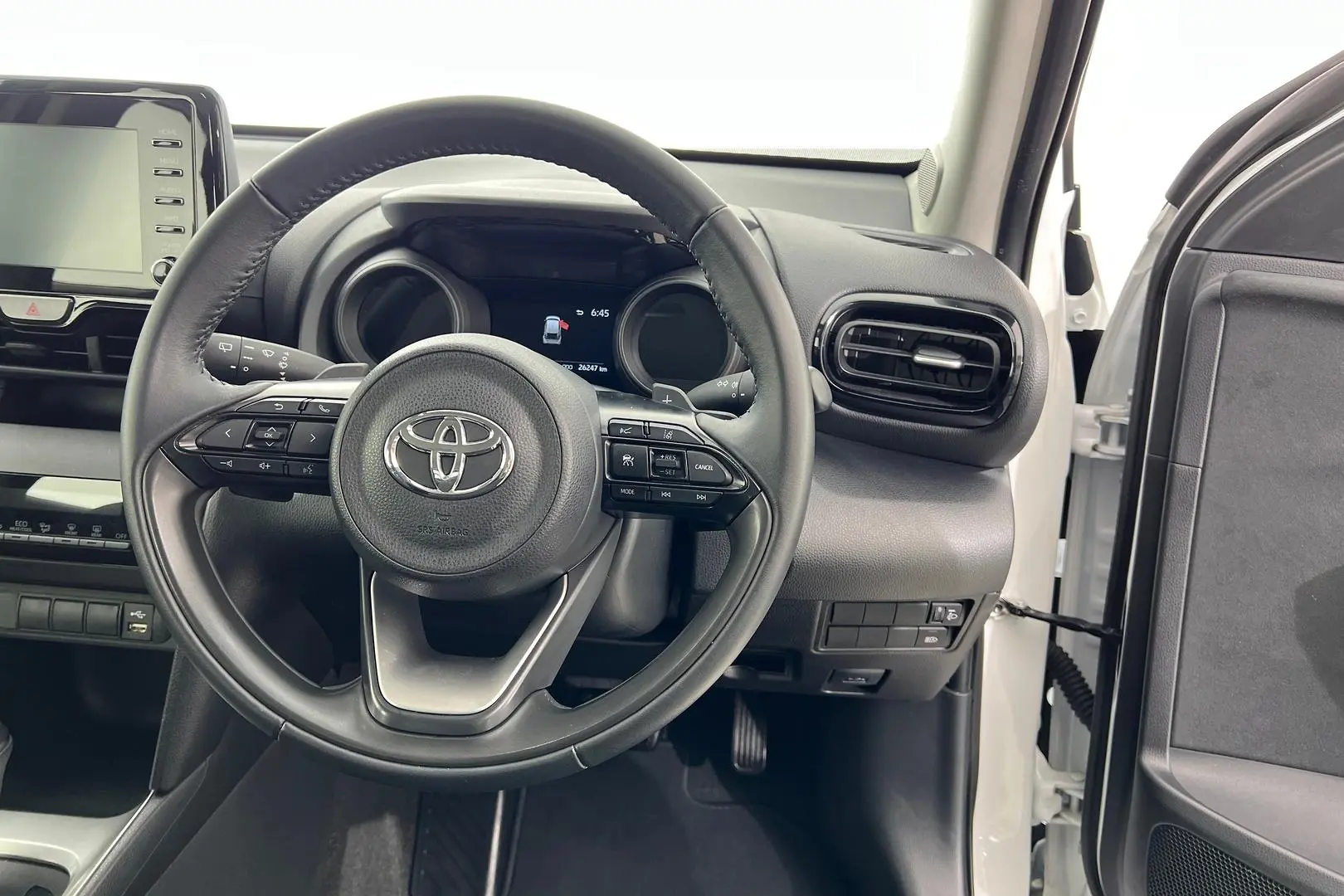 2023 Toyota Yaris Cross Gallery Image 12