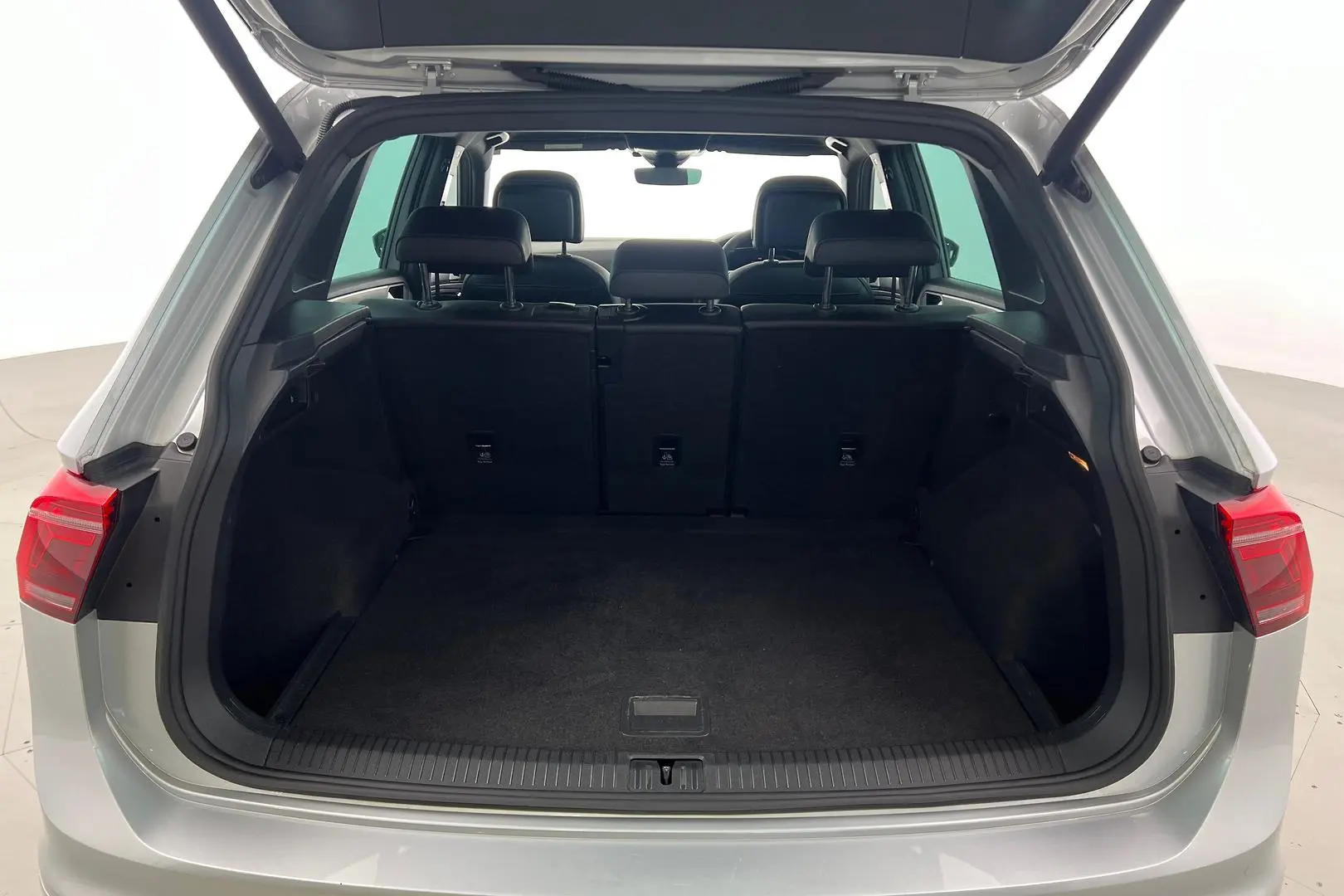 2021 Volkswagen Tiguan Gallery Image 21