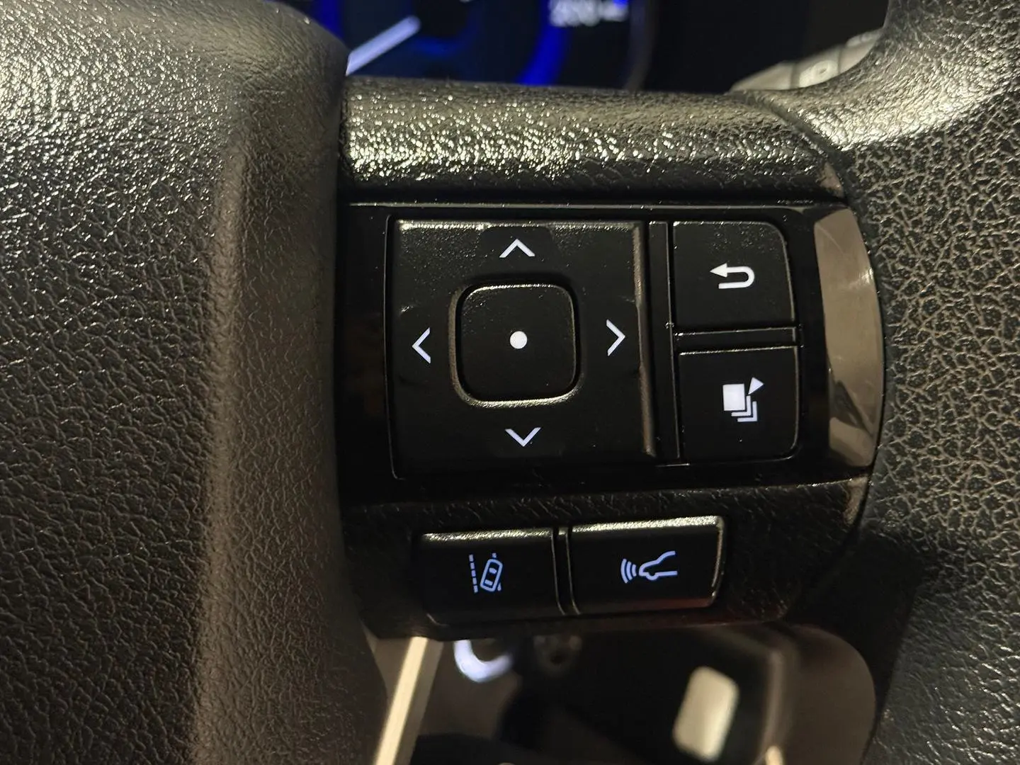 2020 Toyota Hilux Gallery Image 21