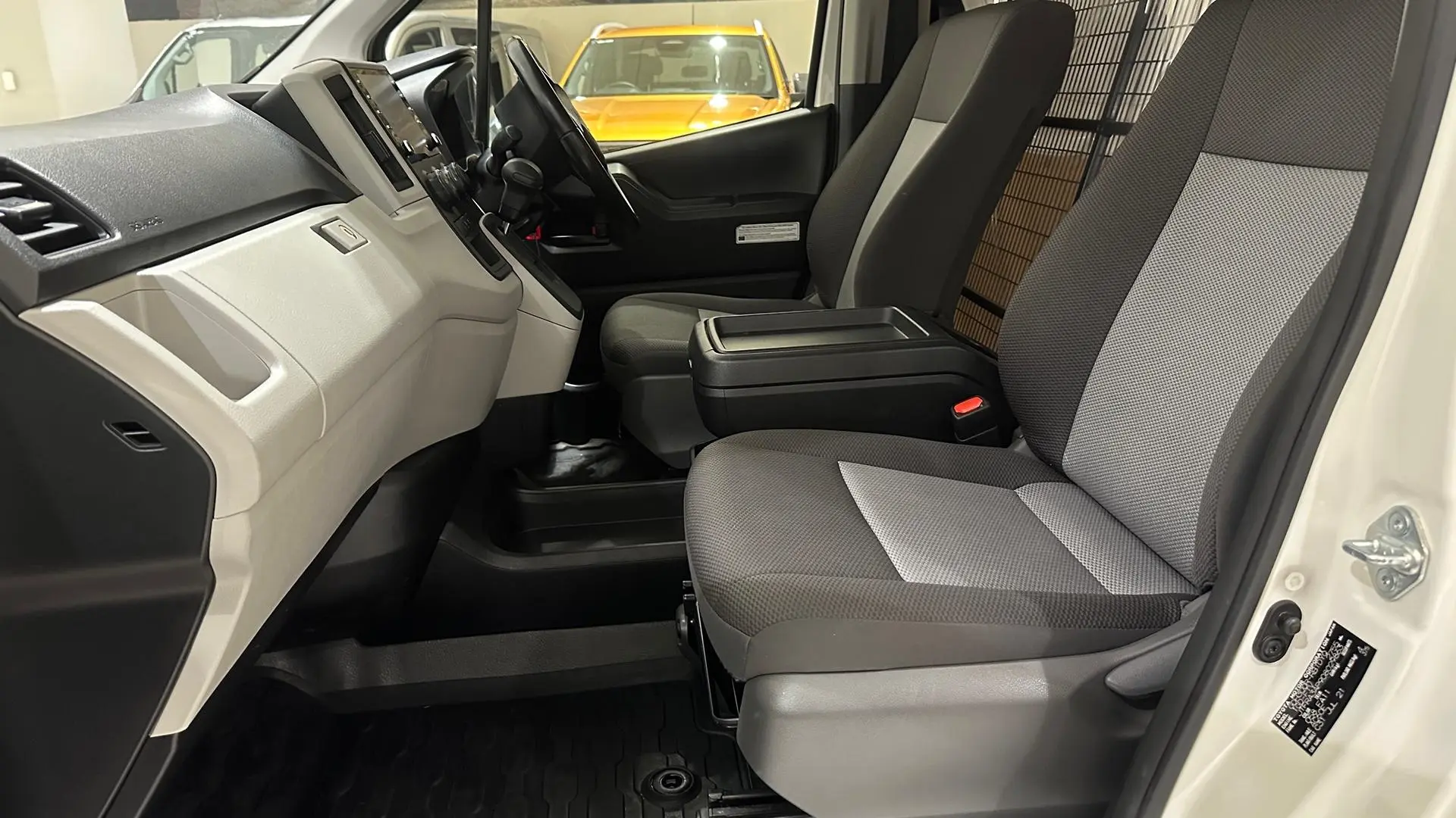 2021 Toyota Hiace Gallery Image 17