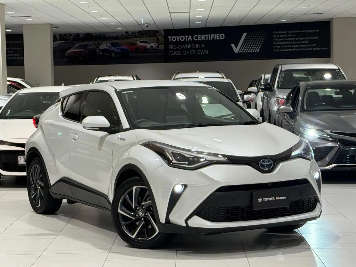 2022 Toyota C-HR Gallery Image 1