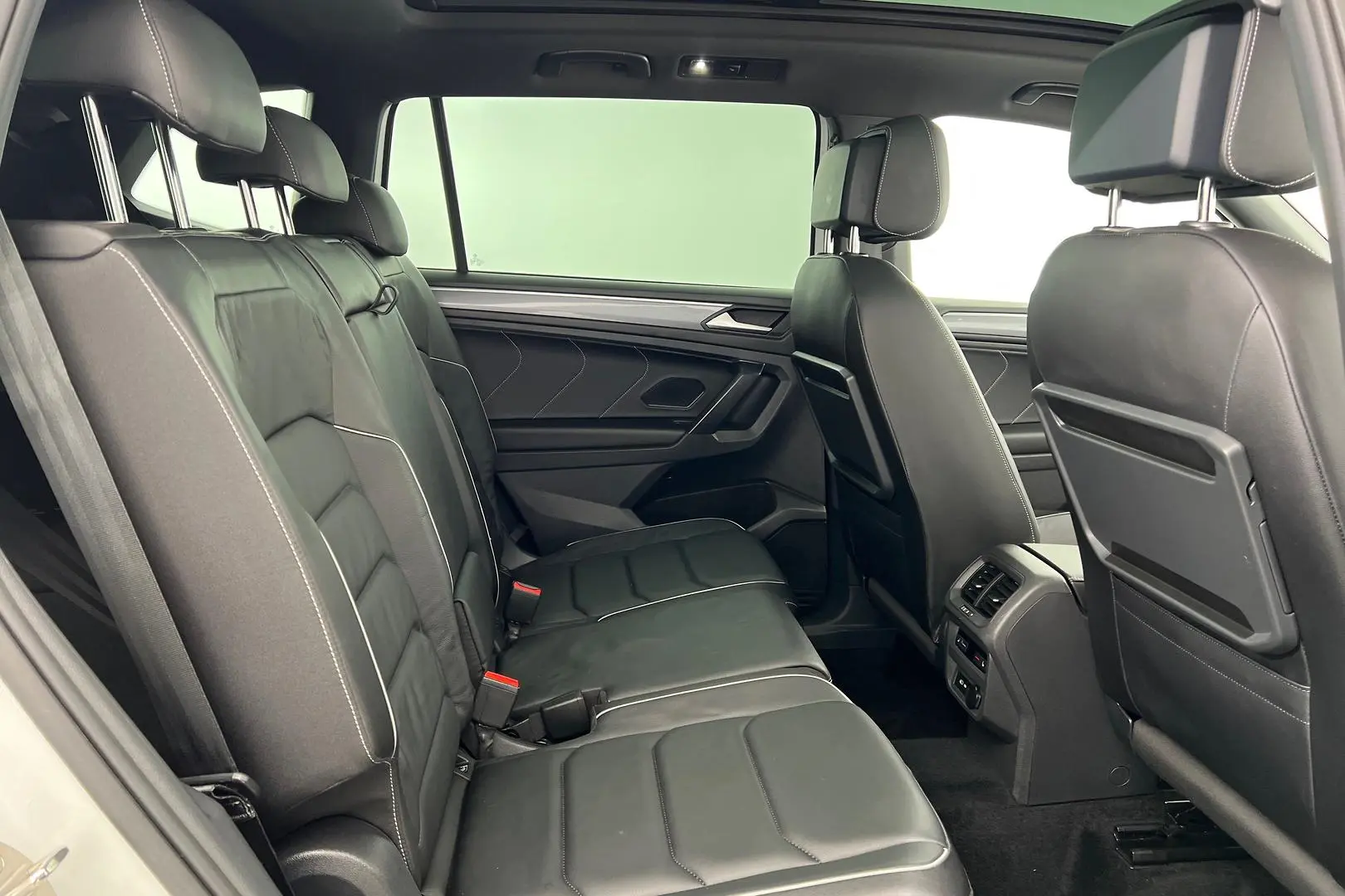 2021 Volkswagen Tiguan Gallery Image 19