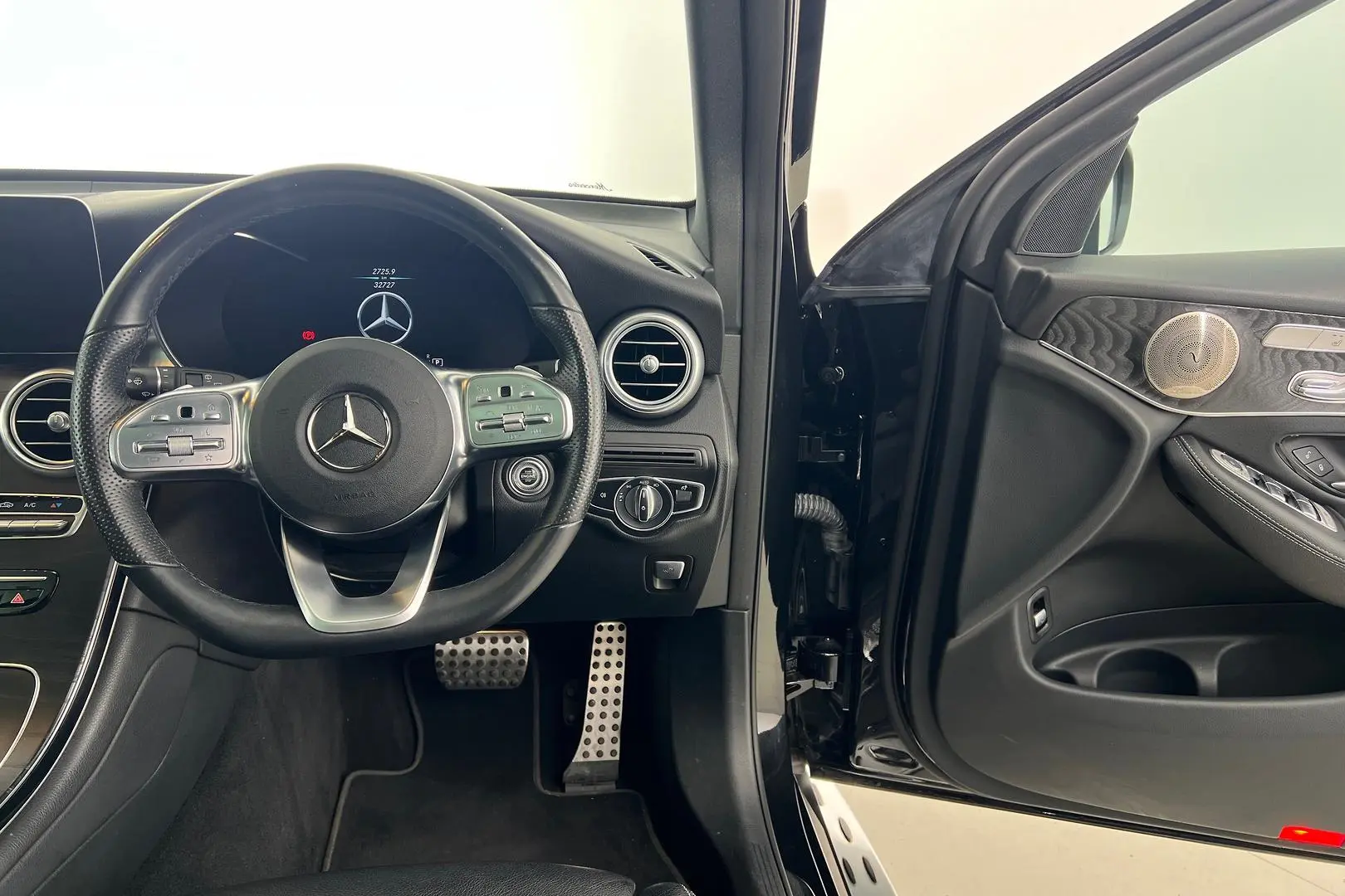 2022 Mercedes-Benz GLC-Class Gallery Image 15