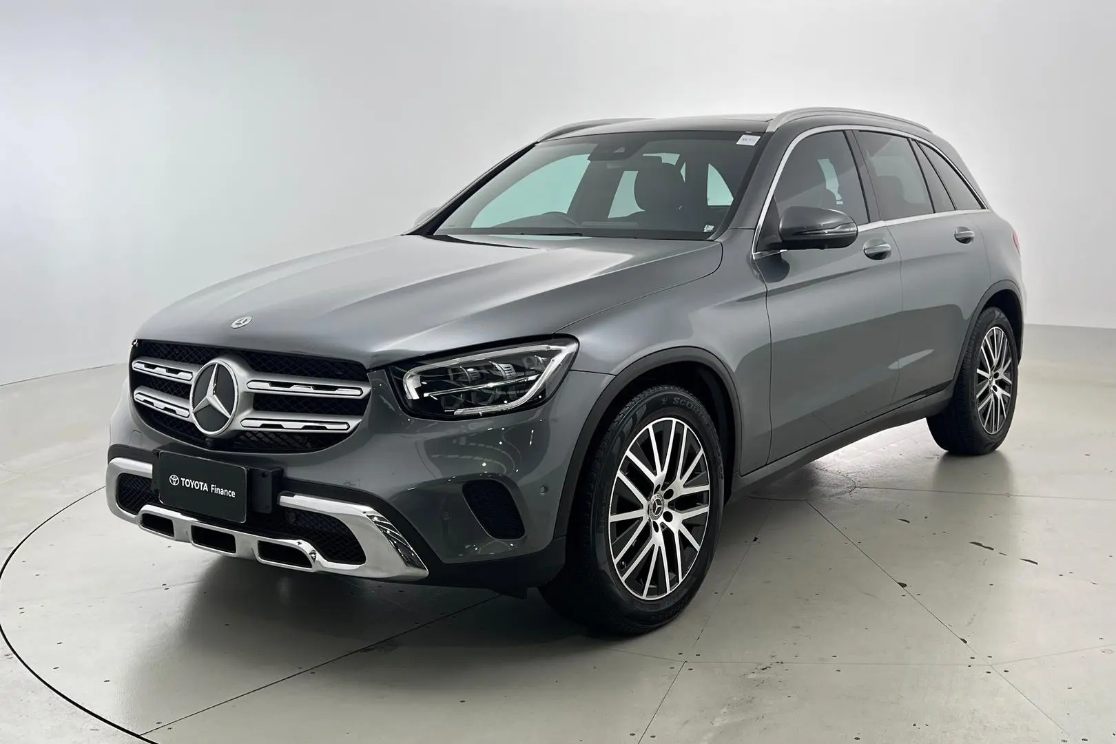 2021 Mercedes-Benz GLC-Class Gallery Image 2