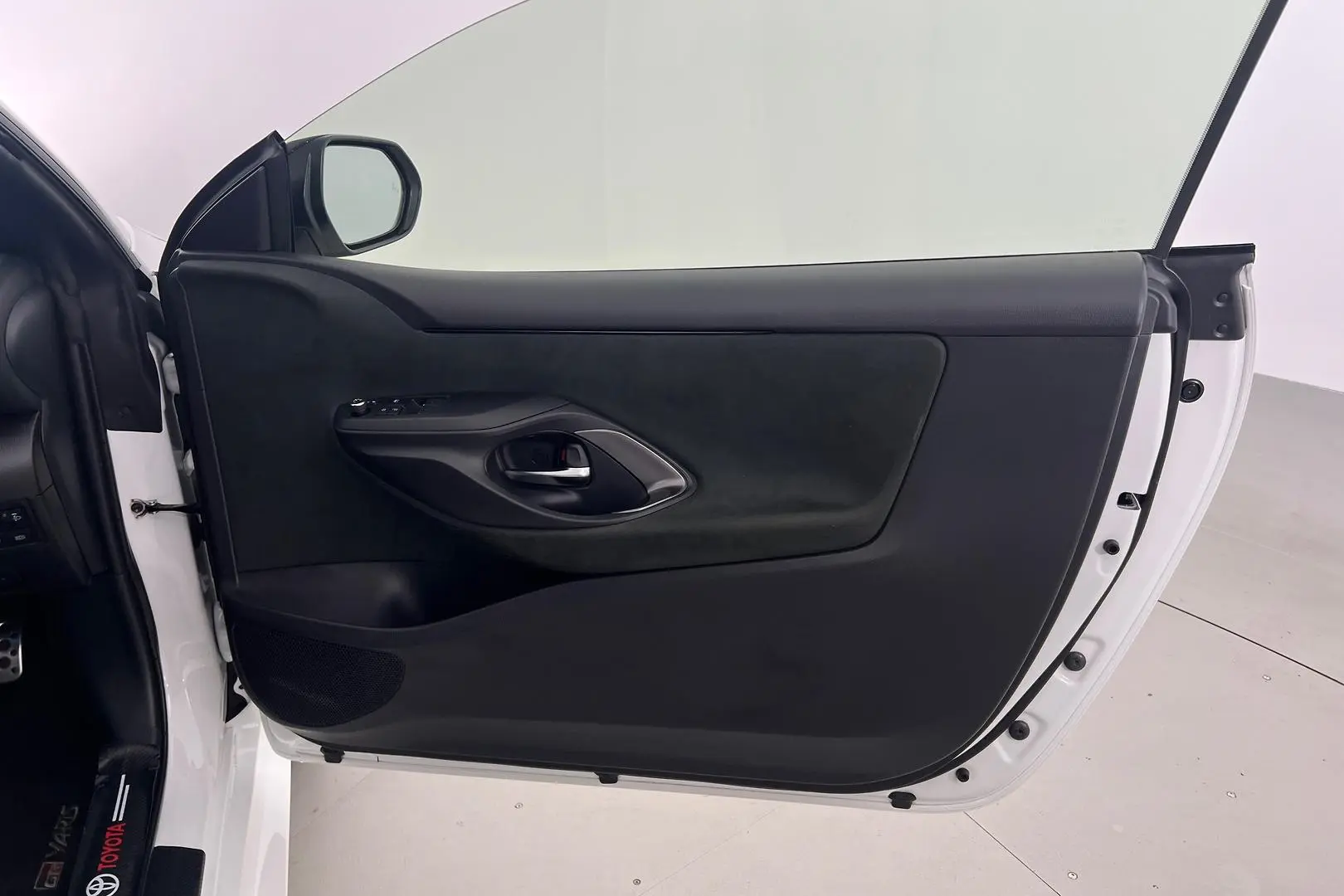2021 Toyota Yaris Gallery Image 10