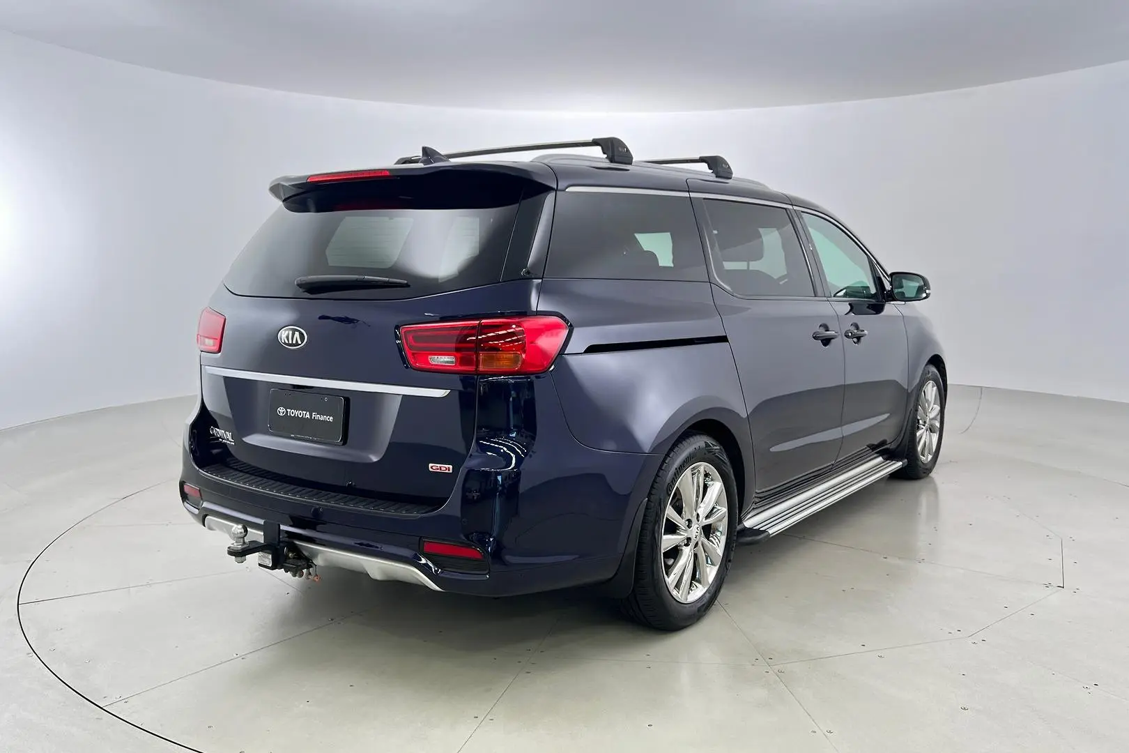 2019 Kia Carnival Gallery Image 4