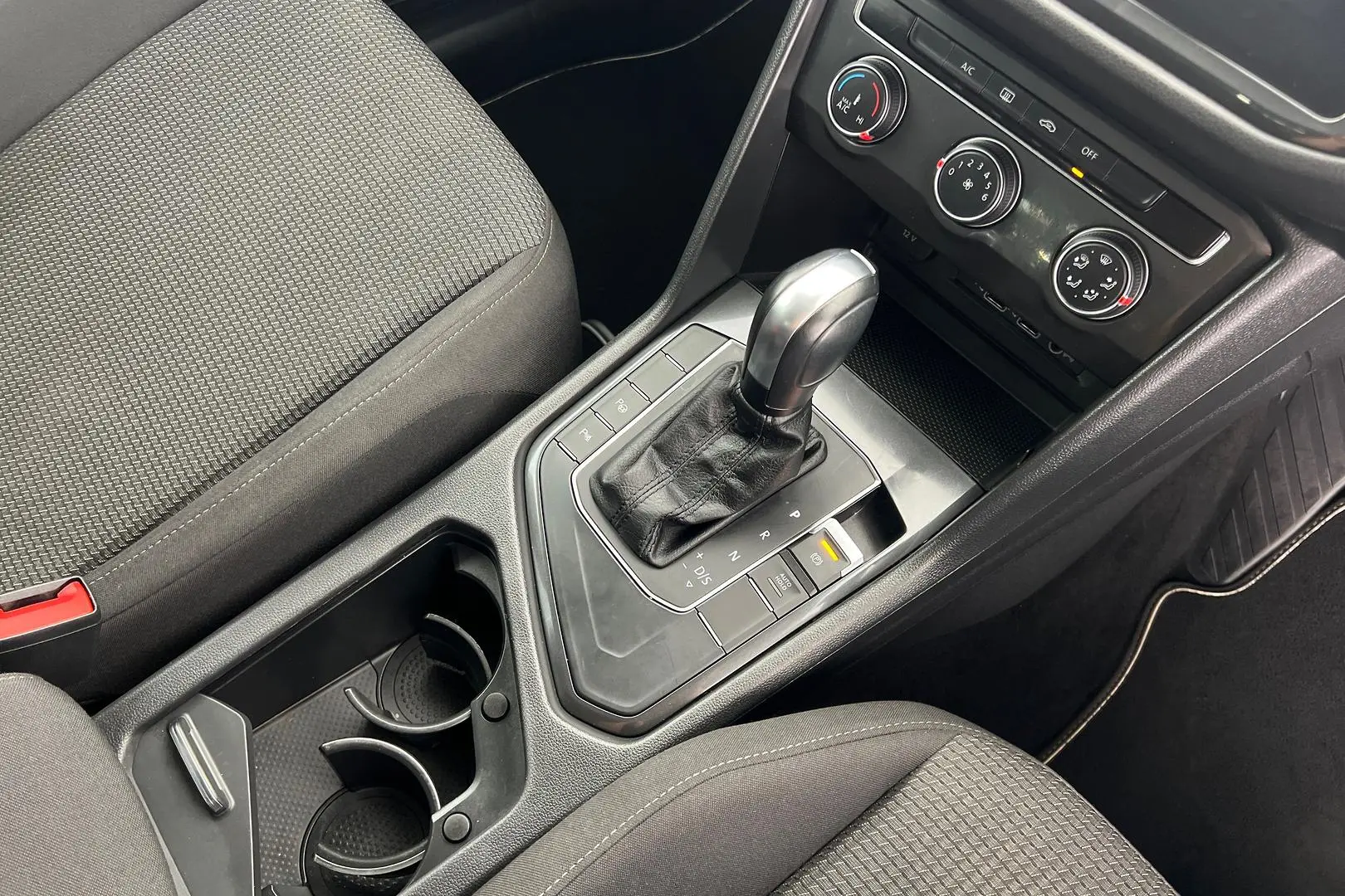 2019 Volkswagen Tiguan Gallery Image 13