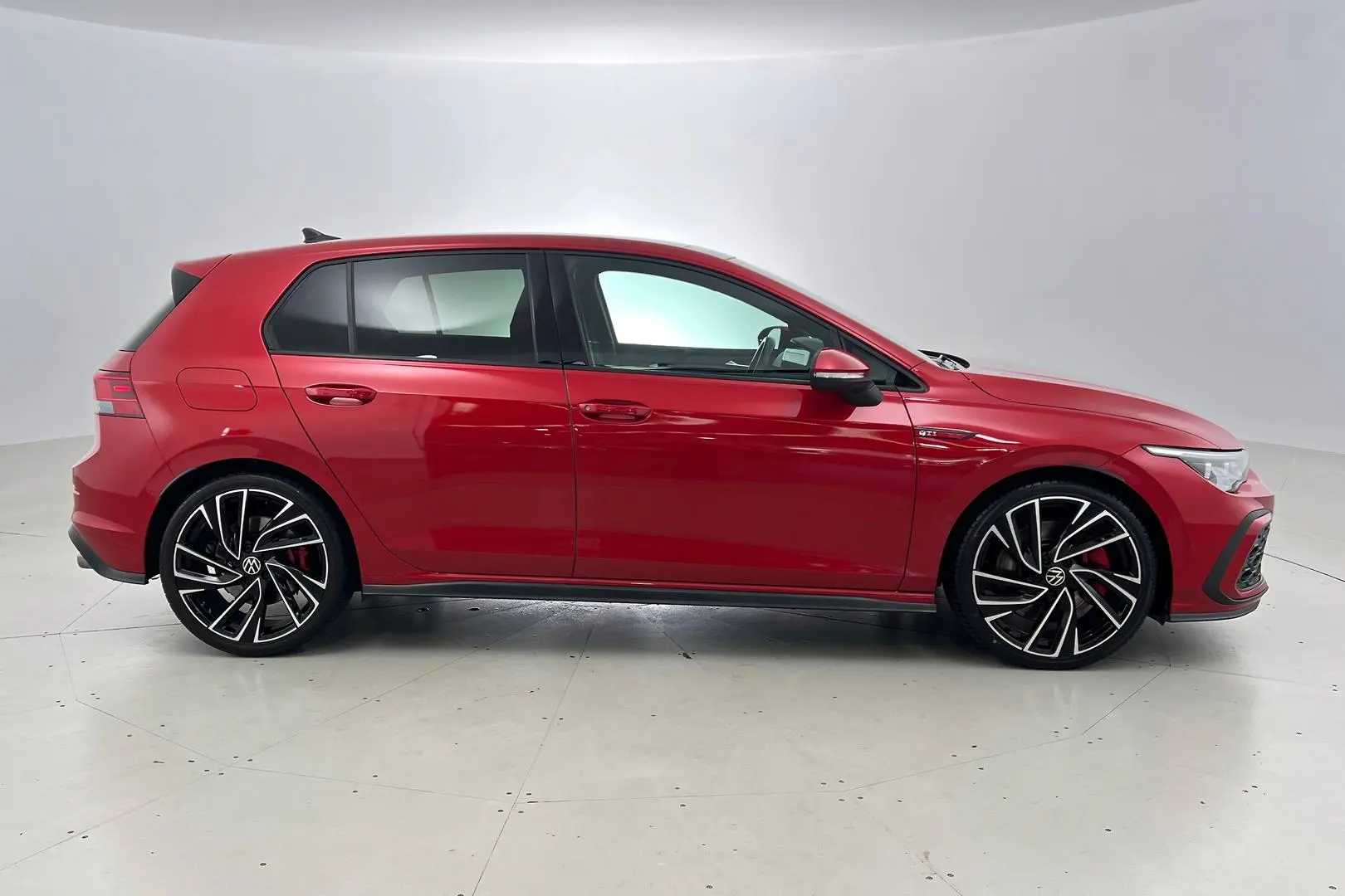 2023 Volkswagen Golf Gallery Image 3