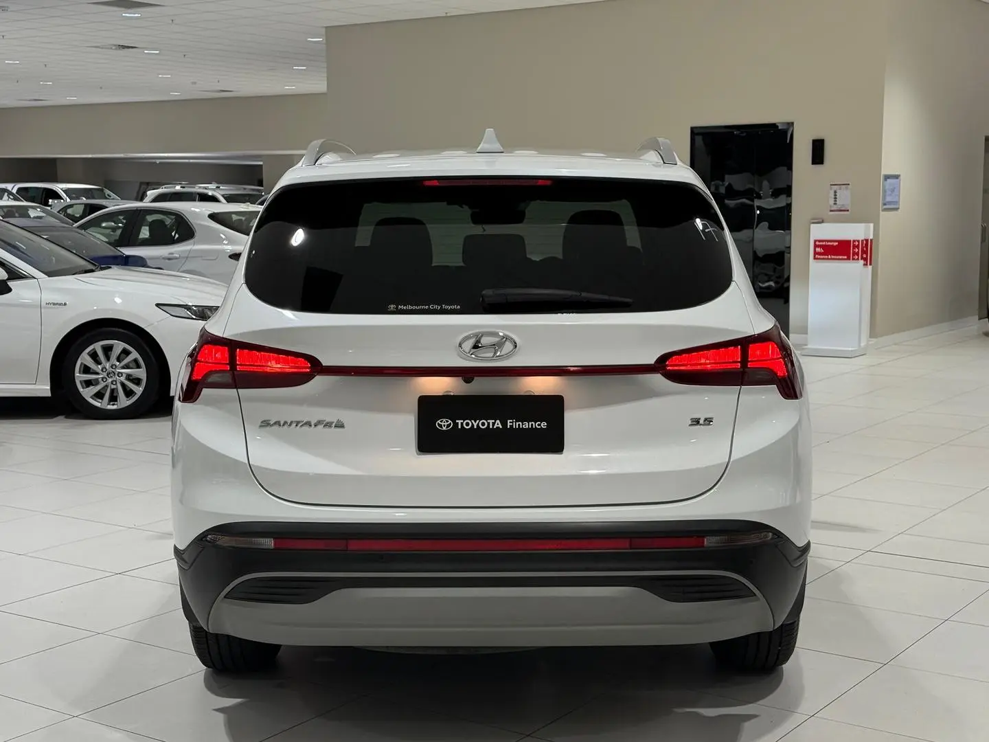 2021 Hyundai Santa Fe Gallery Image 9