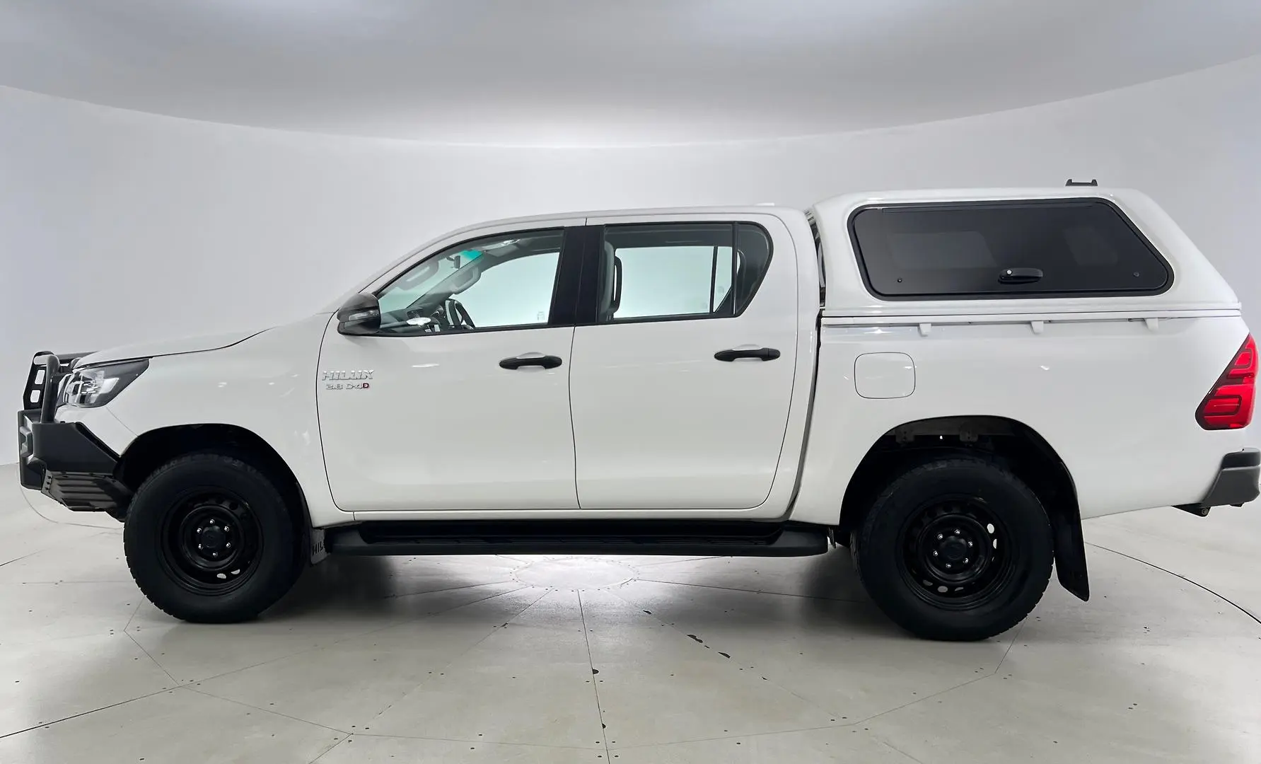 2021 Toyota Hilux Gallery Image 6