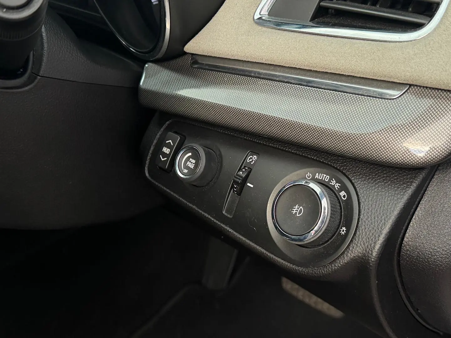 2016 Holden Calais Gallery Image 16