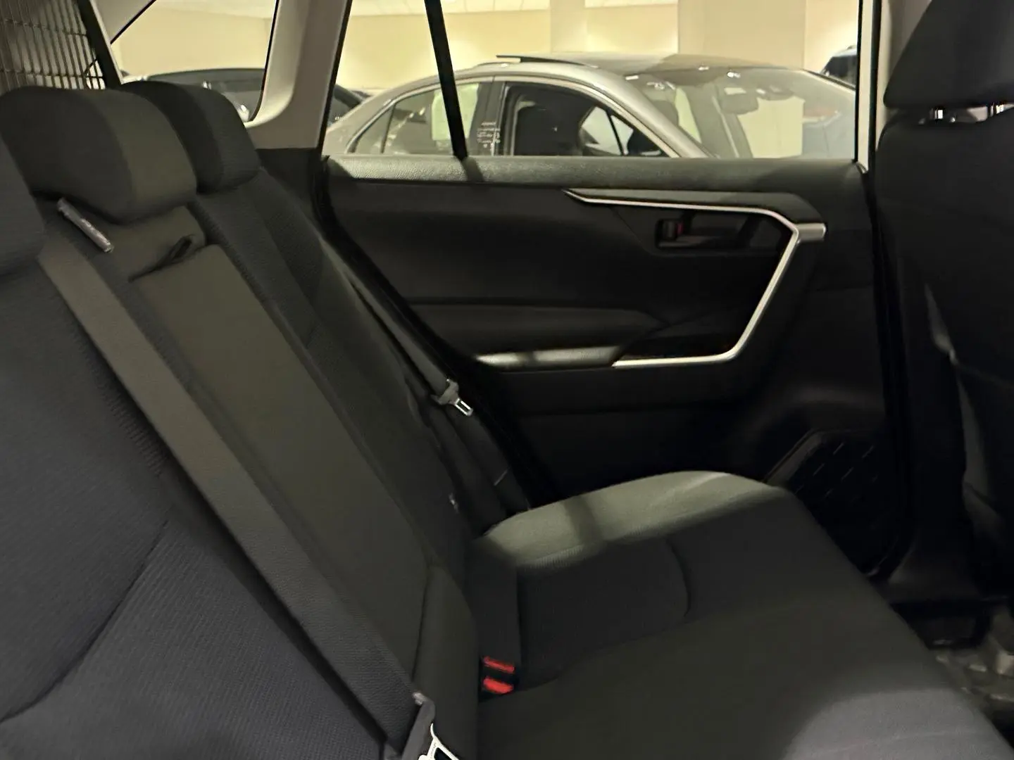 2020 Toyota RAV4 Gallery Image 13