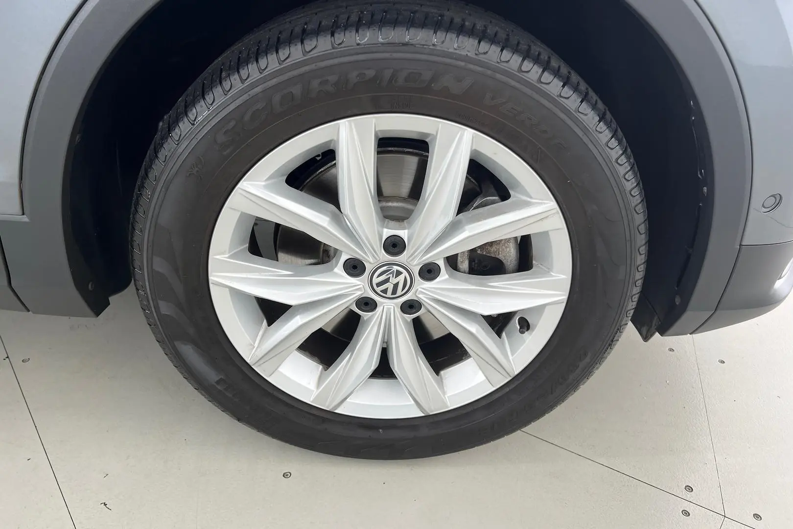 2021 Volkswagen Tiguan Gallery Image 22