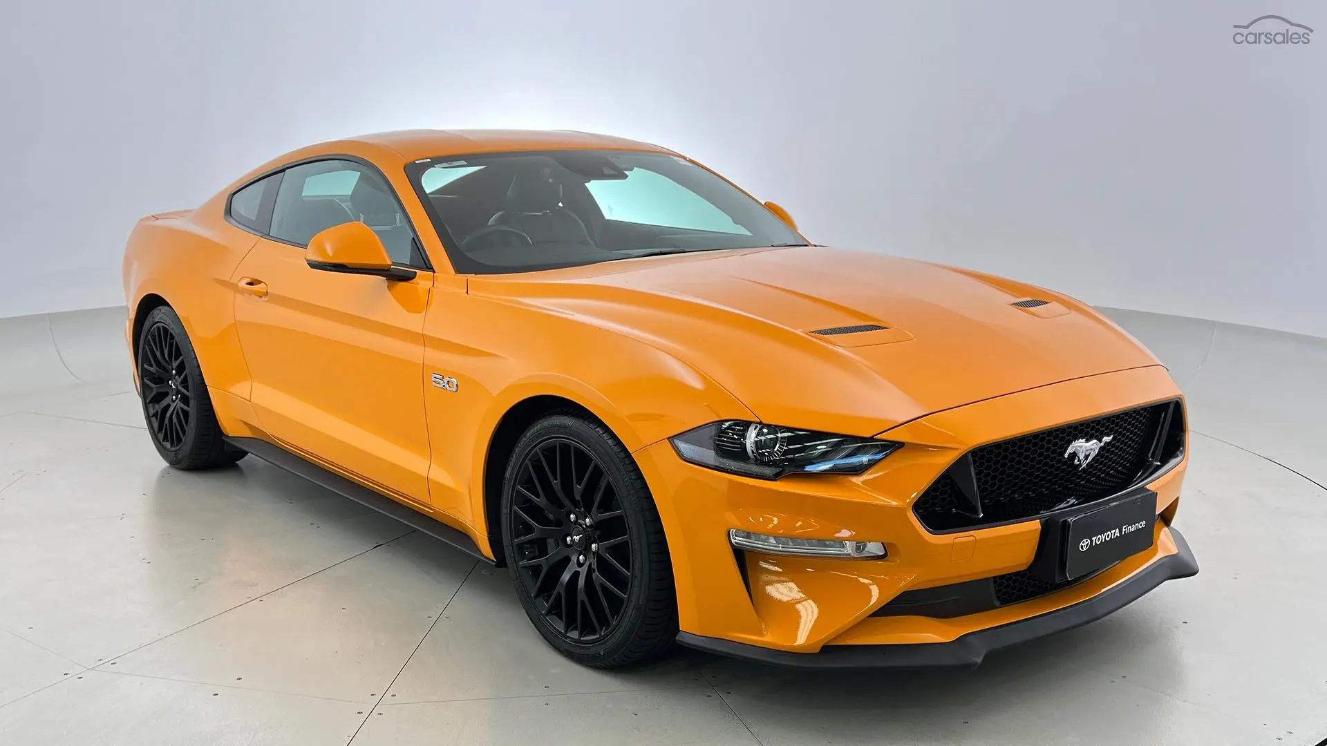 2019 Ford Mustang Image 1
