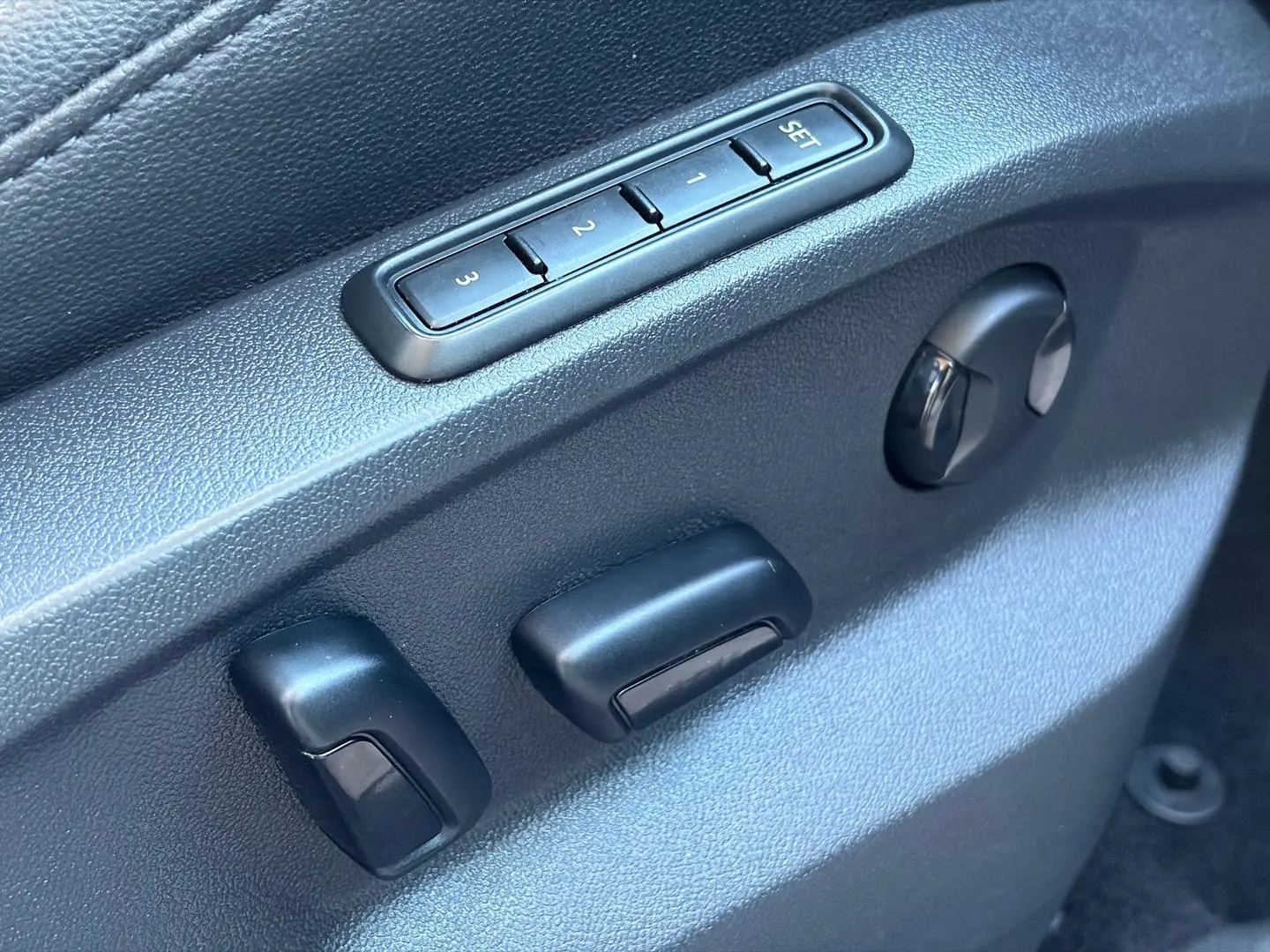 2017 Volkswagen Tiguan Gallery Image 17