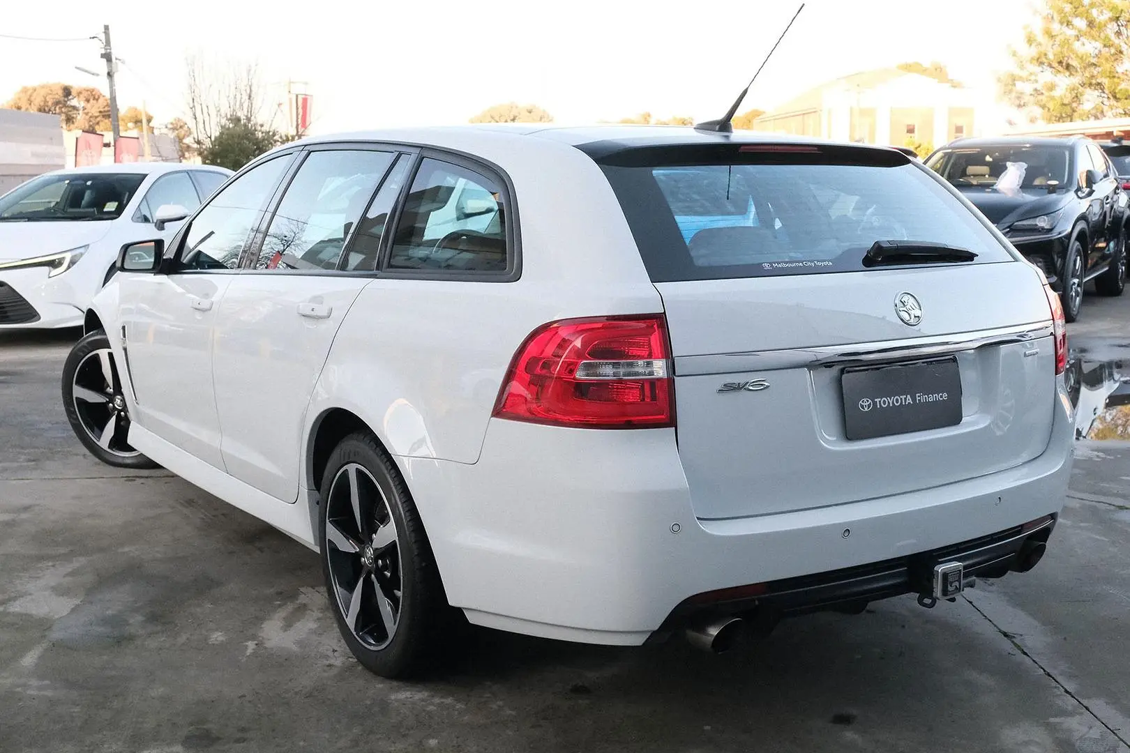 2017 Holden Commodore Gallery Image 2