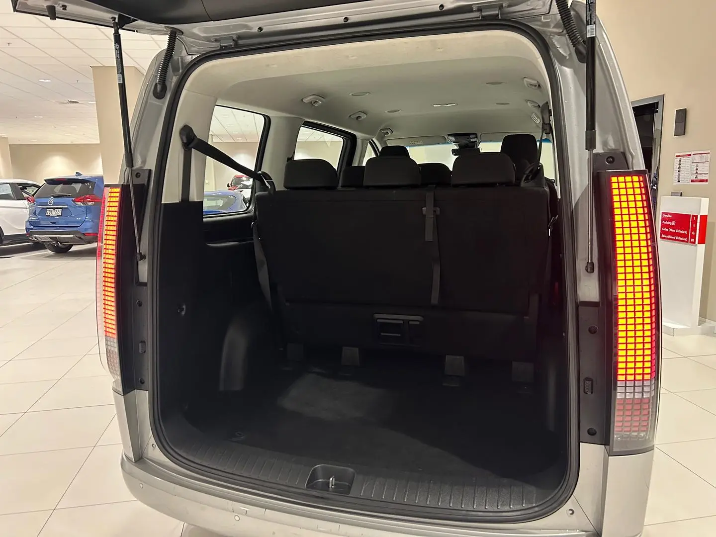 2022 Hyundai STARIA Gallery Image 11