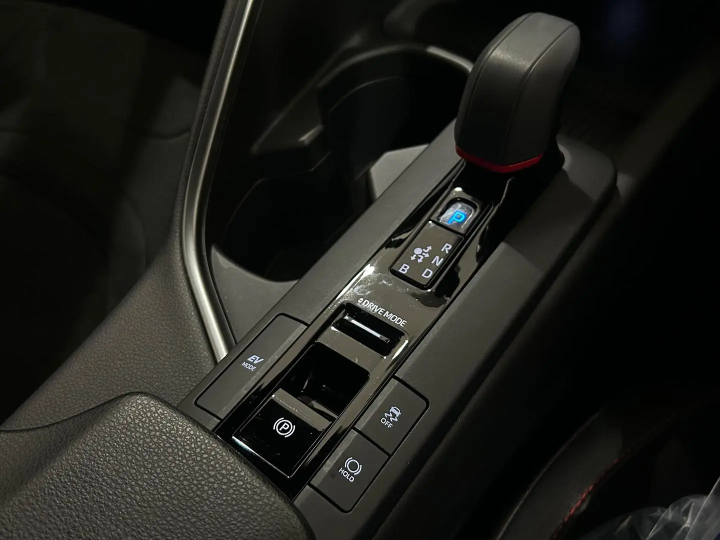 2024 Toyota C-HR Gallery Image 16