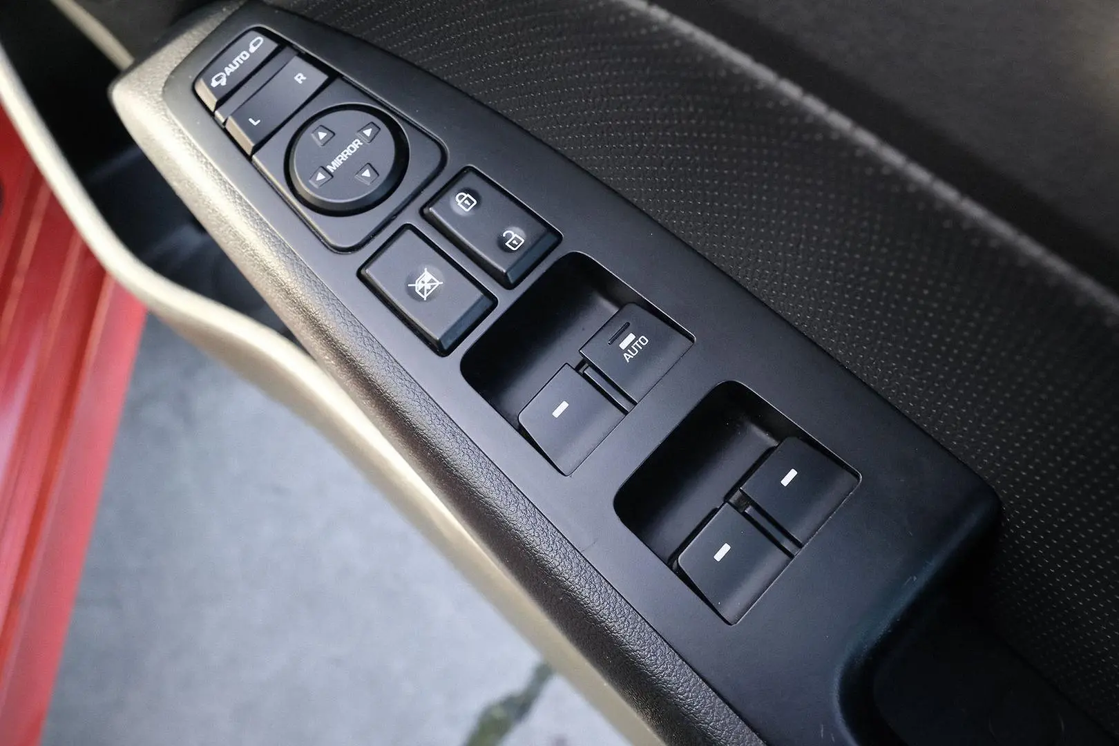 2017 Hyundai Elantra Gallery Image 13