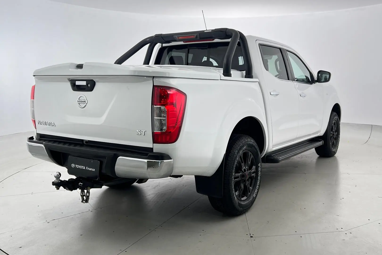 2020 Nissan Navara Gallery Image 4