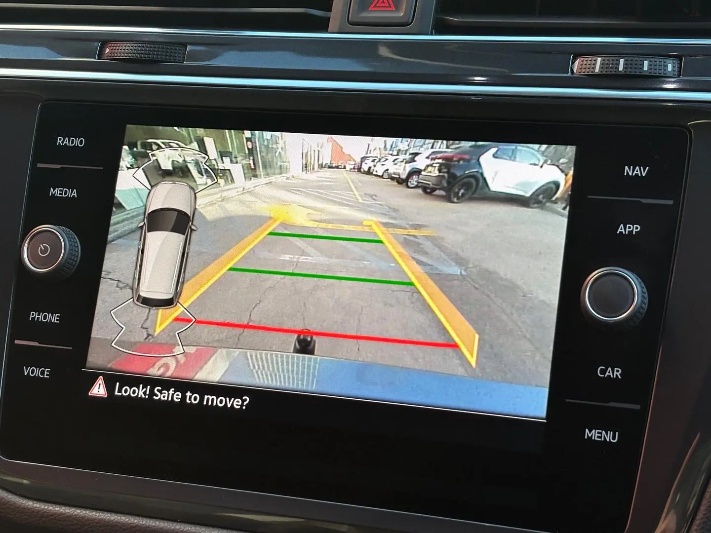2023 Volkswagen Tiguan Gallery Image 16
