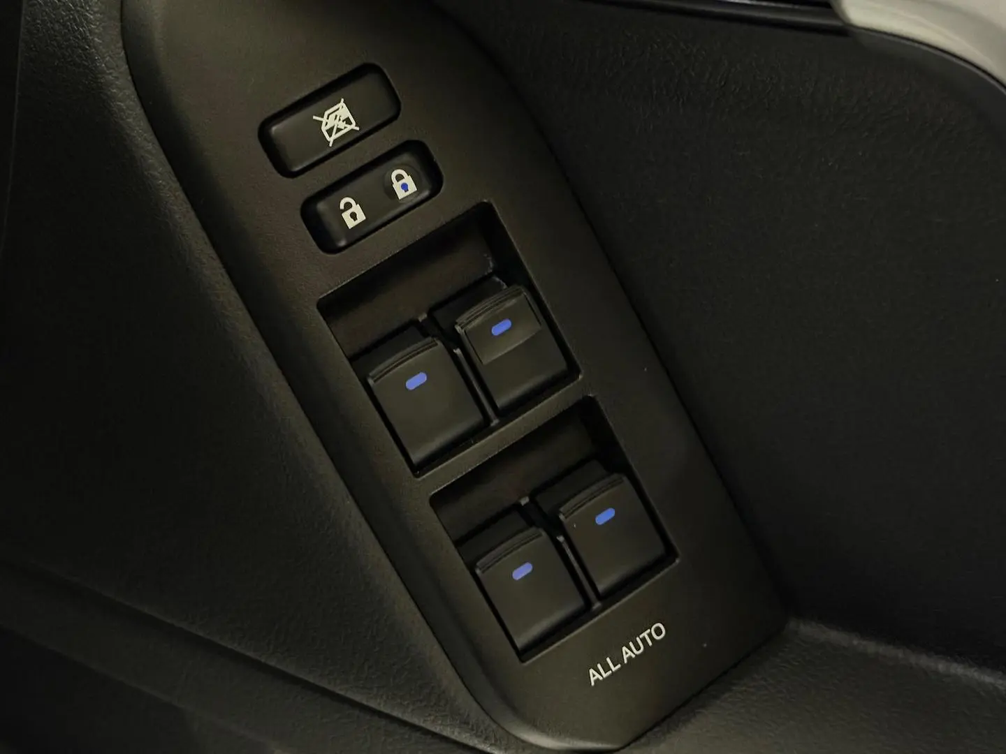 2021 Toyota Landcruiser Prado Gallery Image 15