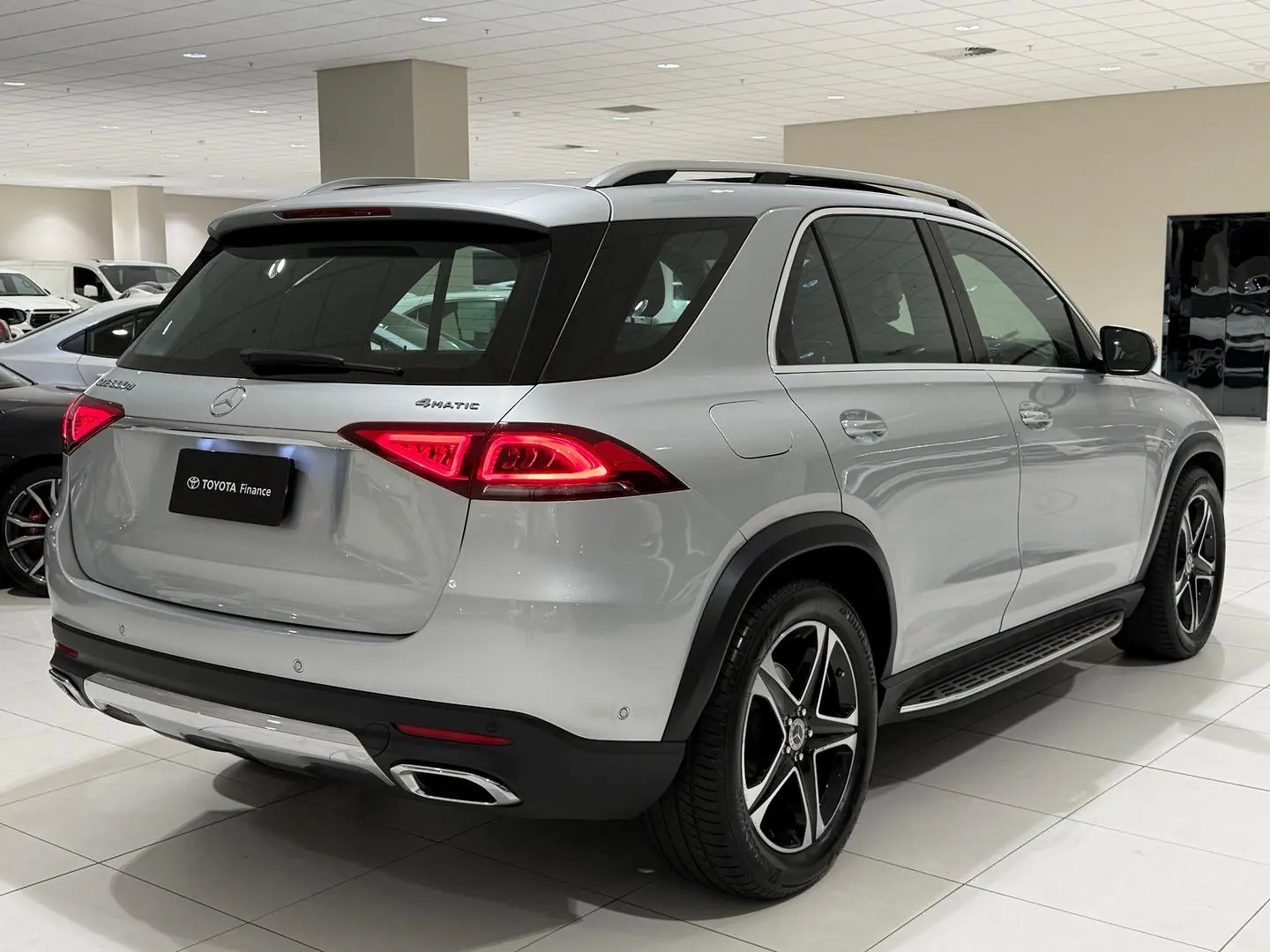 2021 Mercedes-Benz GLE-Class Gallery Image 10