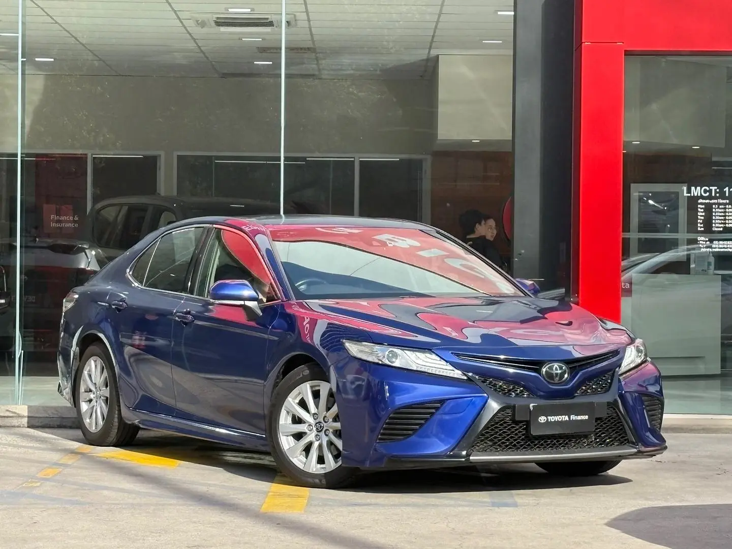 2019 Toyota Camry Gallery Image 1