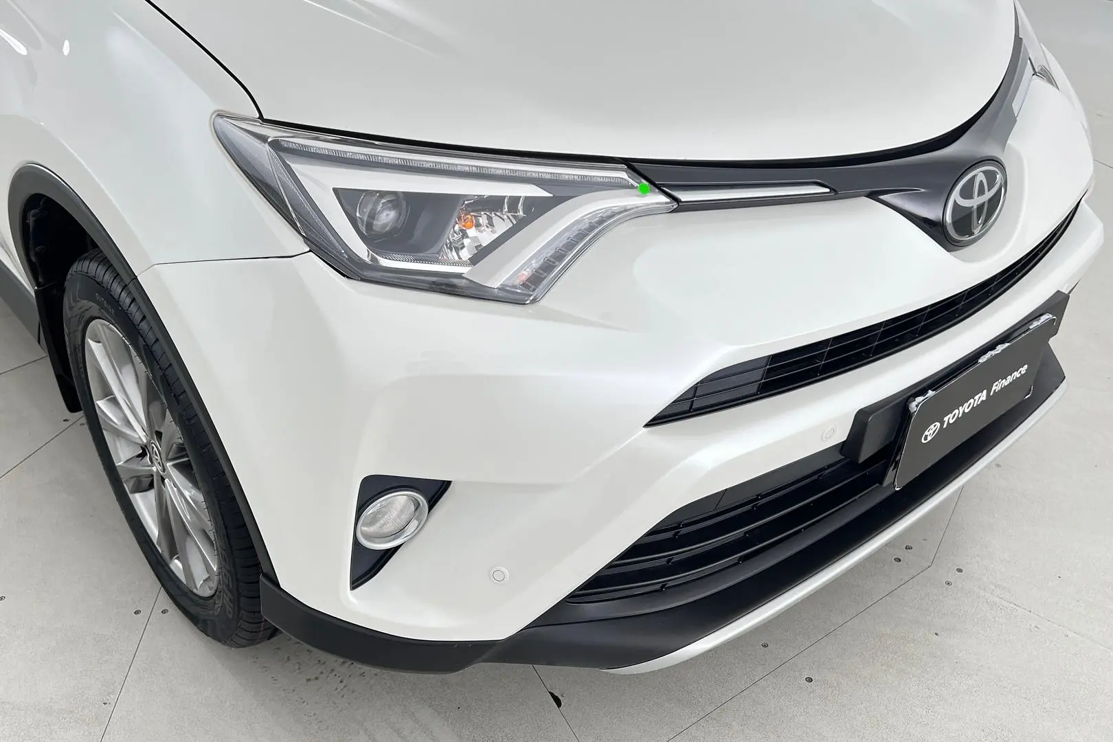 2017 Toyota Rav4 Gallery Image 10