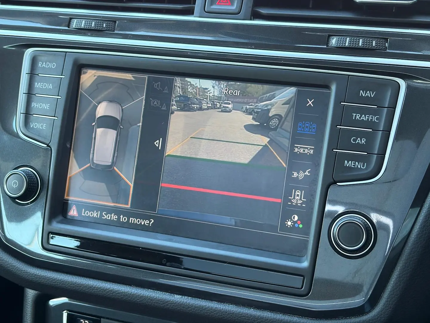 2017 Volkswagen Tiguan Gallery Image 25