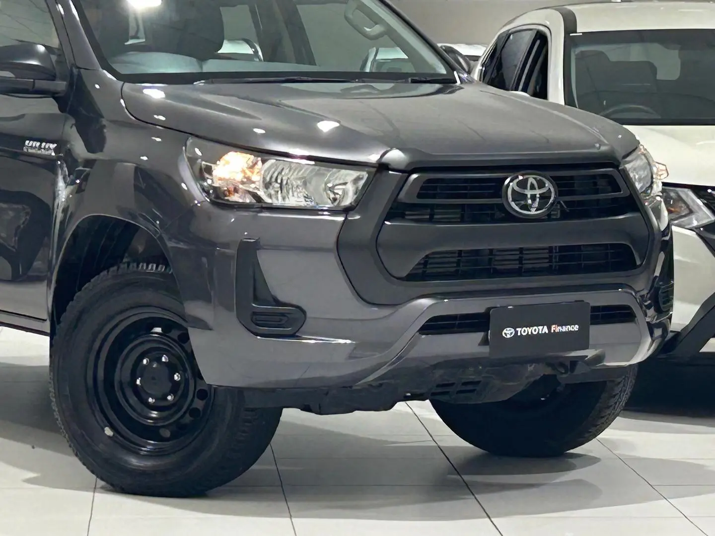 2022 Toyota Hilux Gallery Image 3