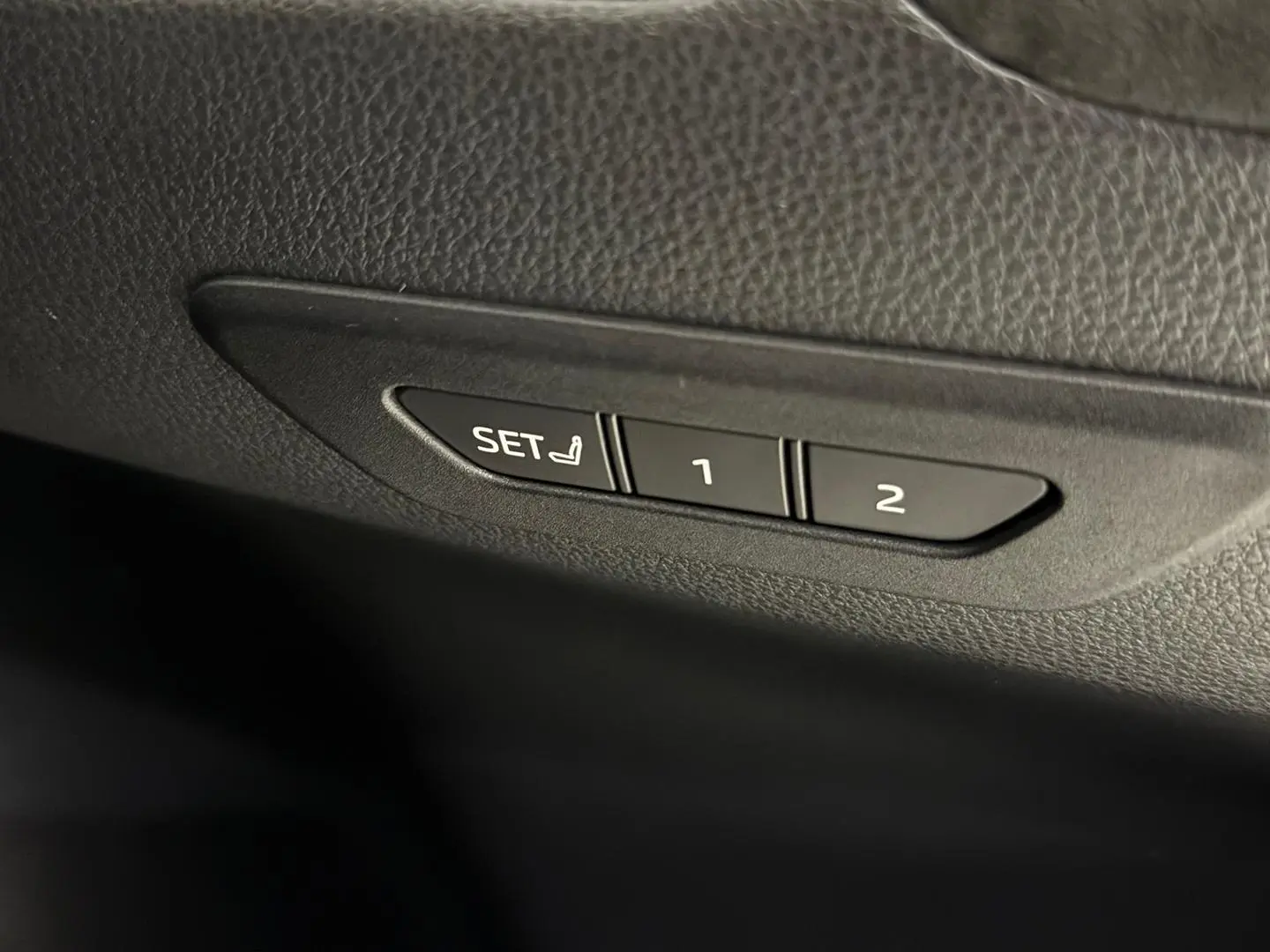 2024 Toyota C-HR Gallery Image 17