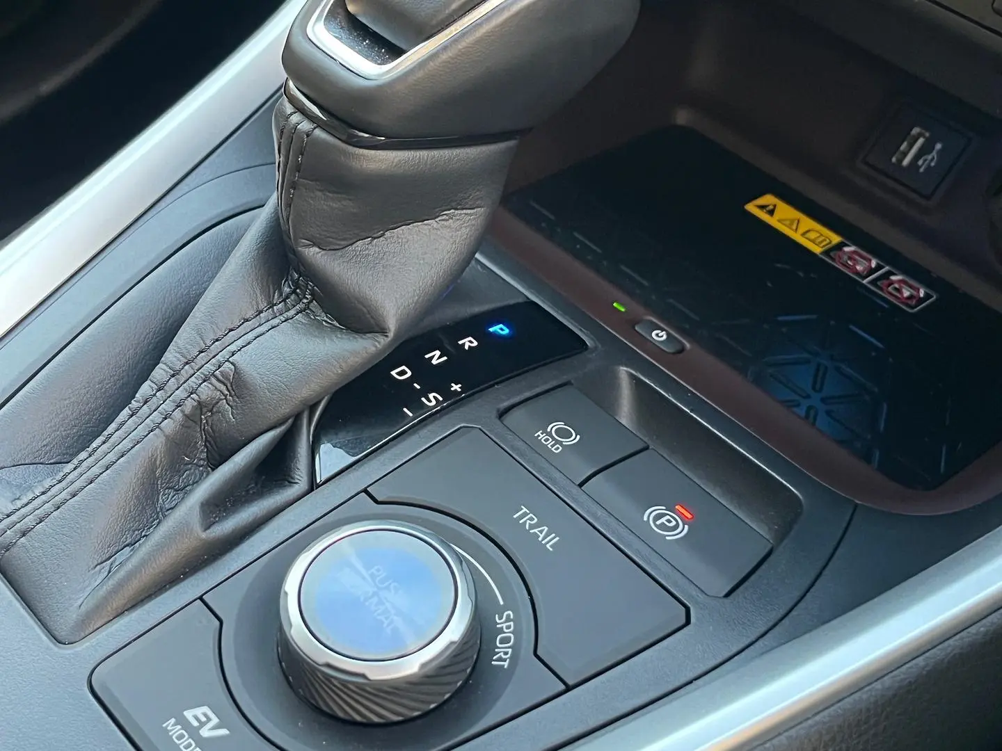 2024 Toyota RAV4 Gallery Image 25