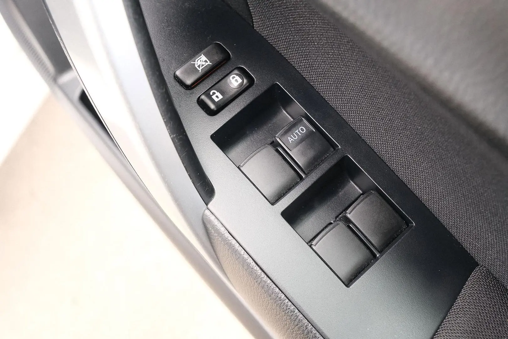 2017 Toyota Corolla Gallery Image 13